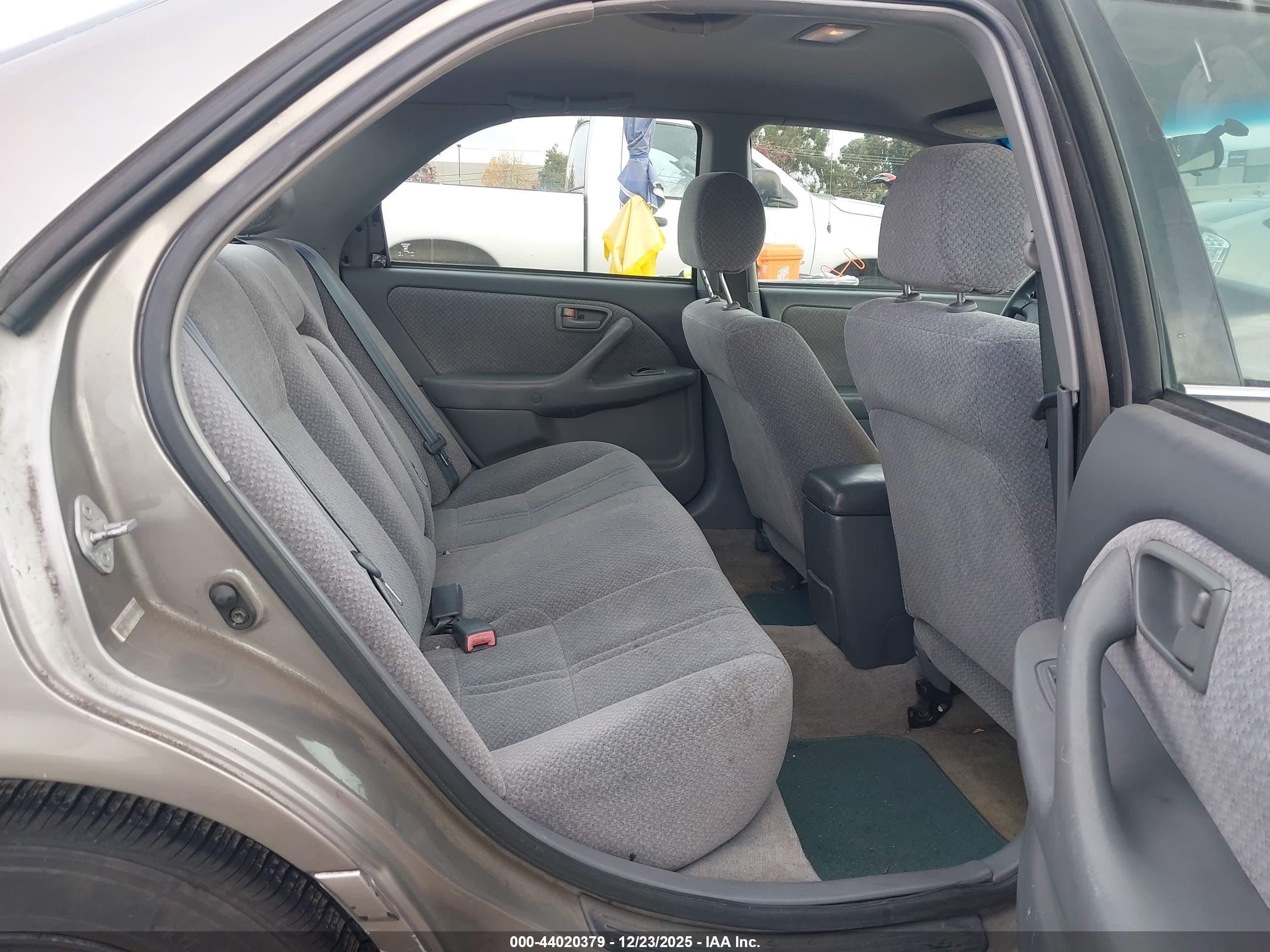 TOYOTA CAMRY image 8