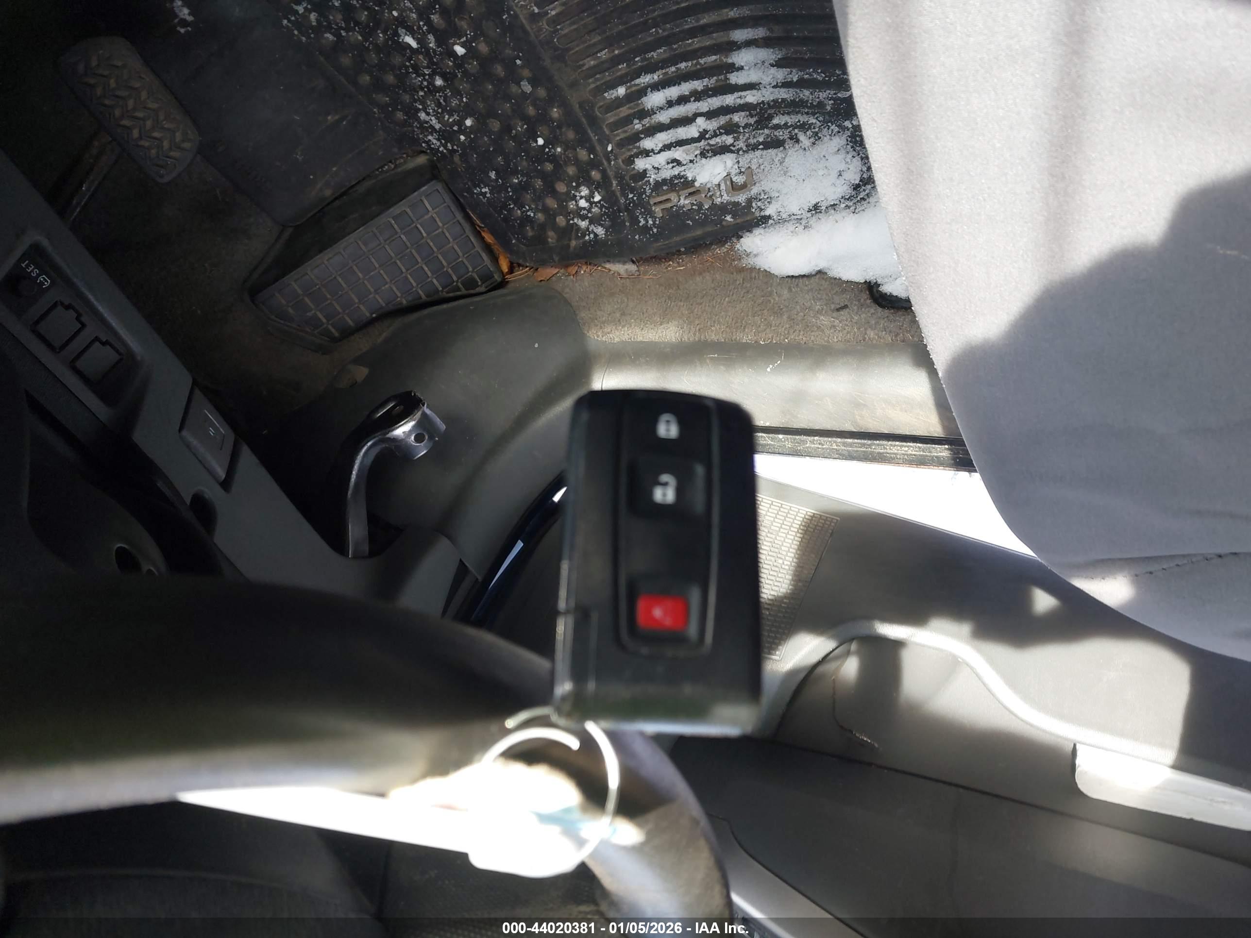 TOYOTA PRIUS image 11