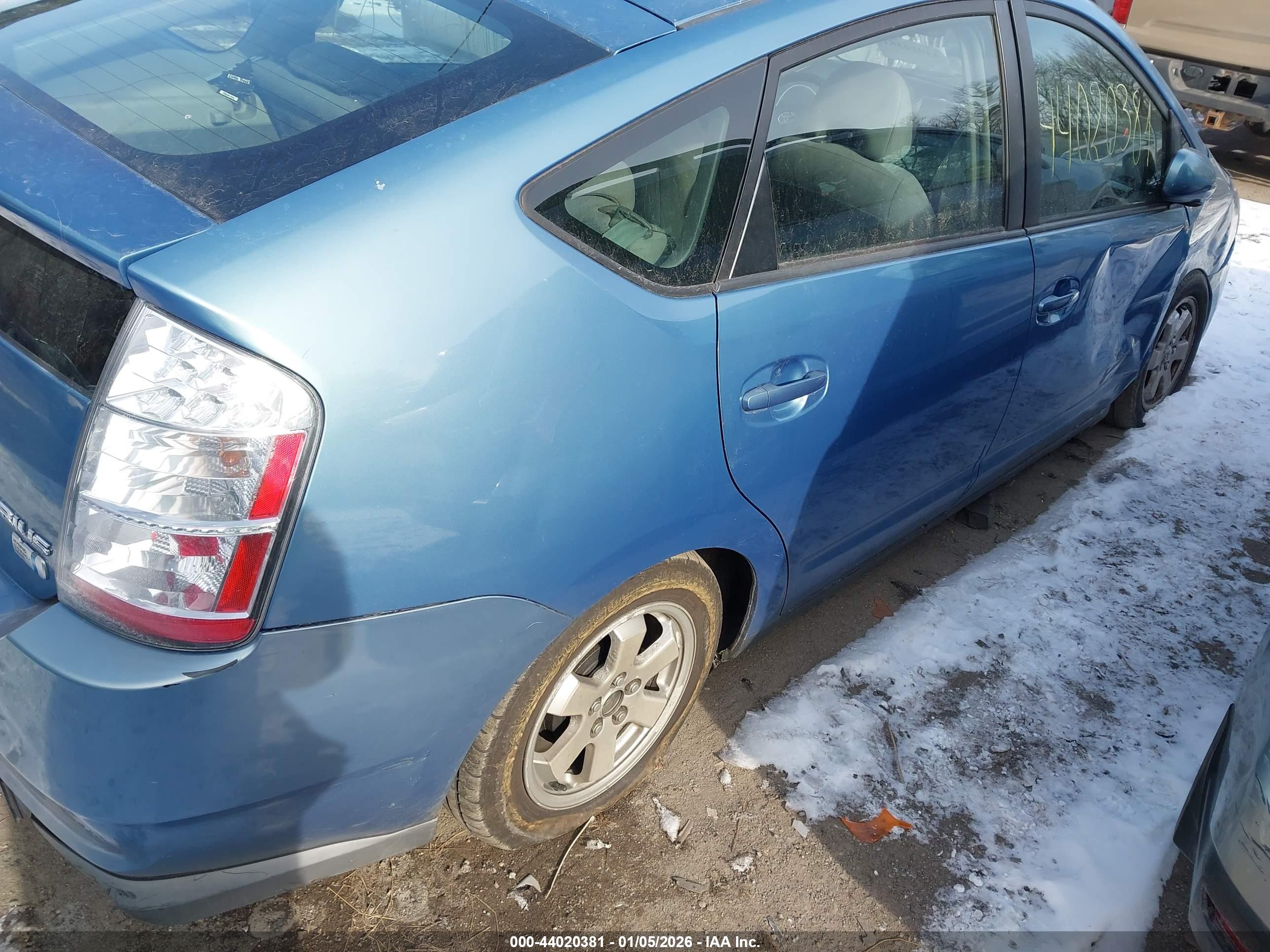 TOYOTA PRIUS image 4