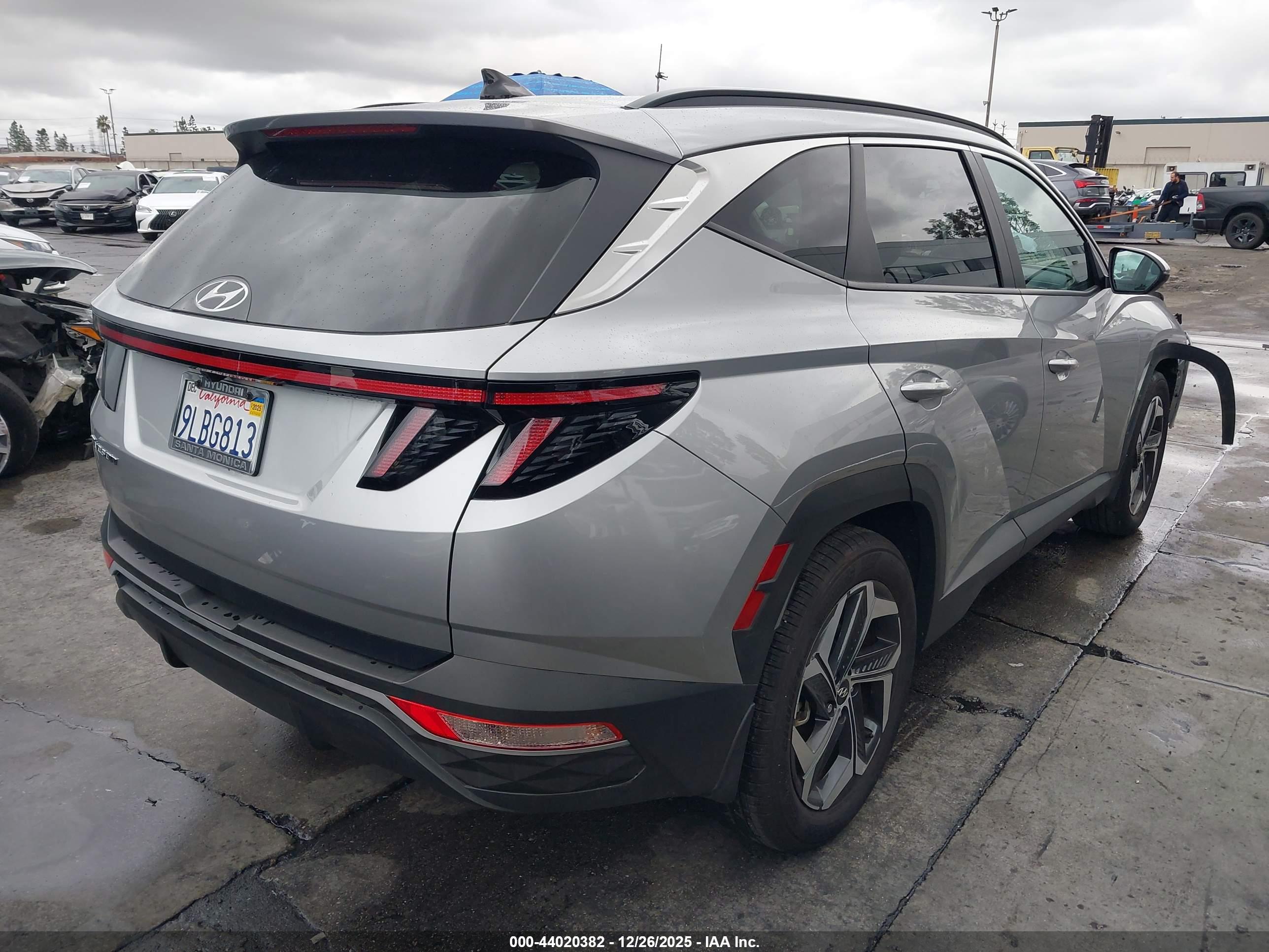 HYUNDAI TUCSON image 4