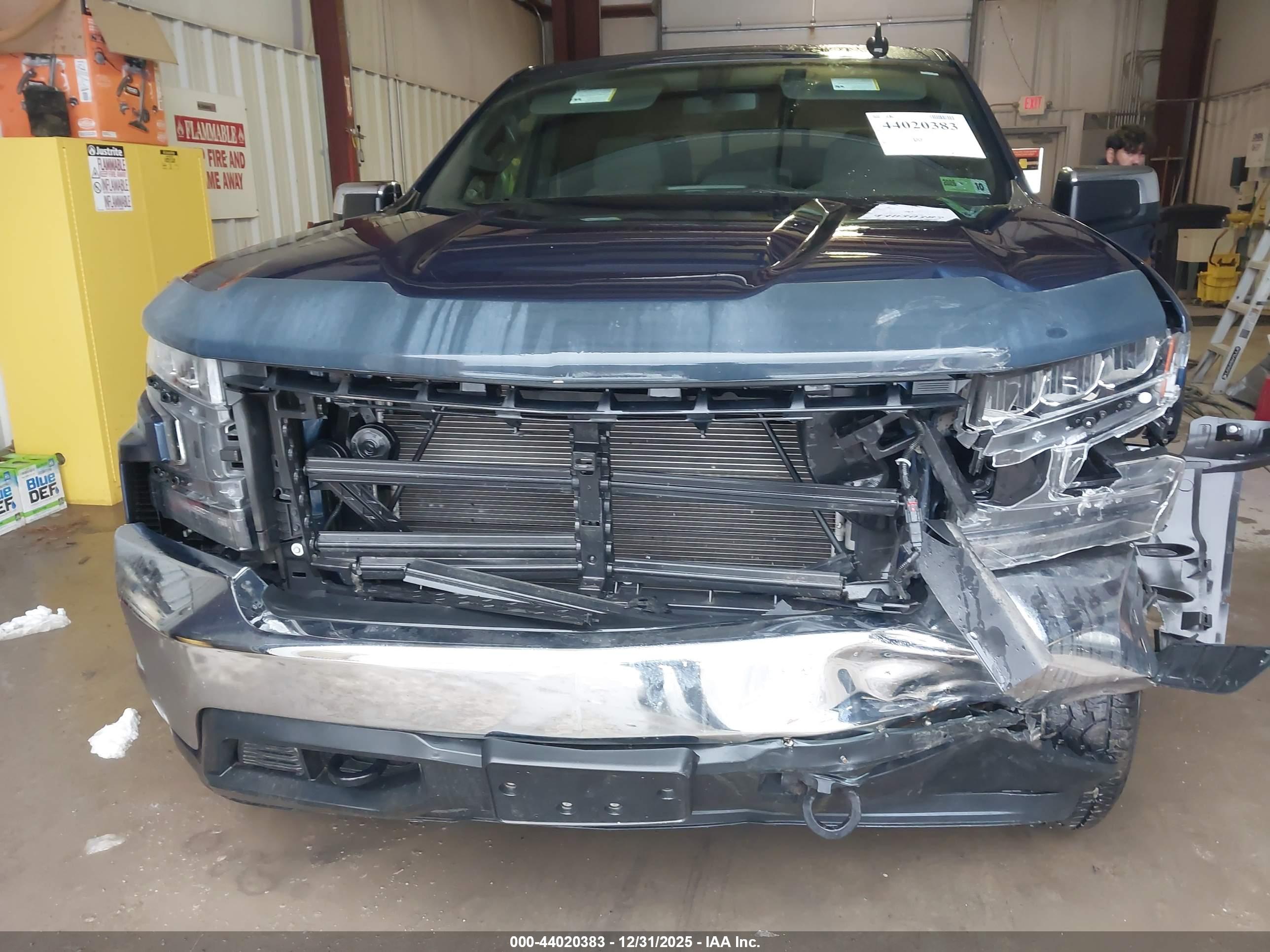 CHEVROLET SILVERADO image 6