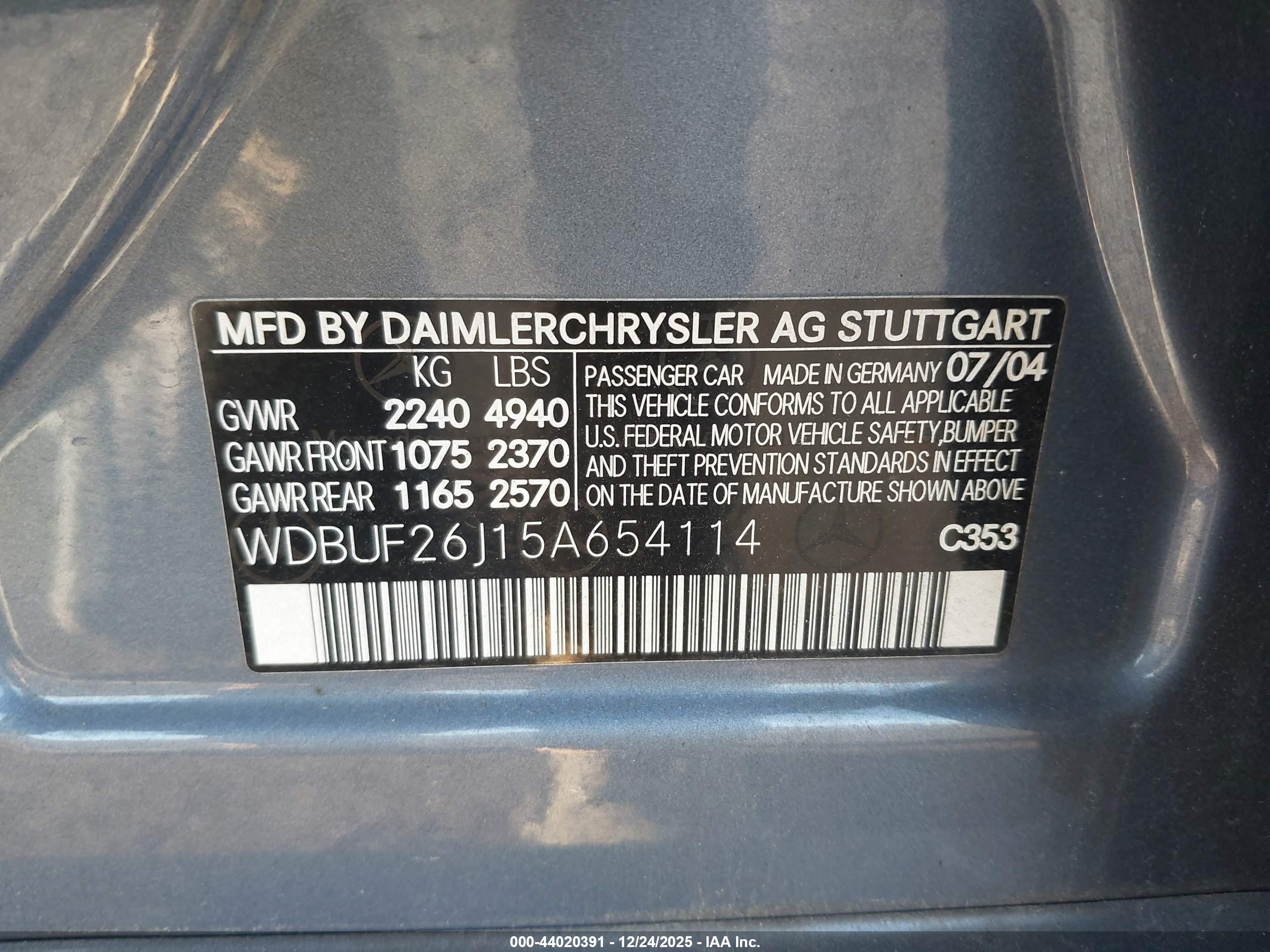 MERCEDES-BENZ E image 9
