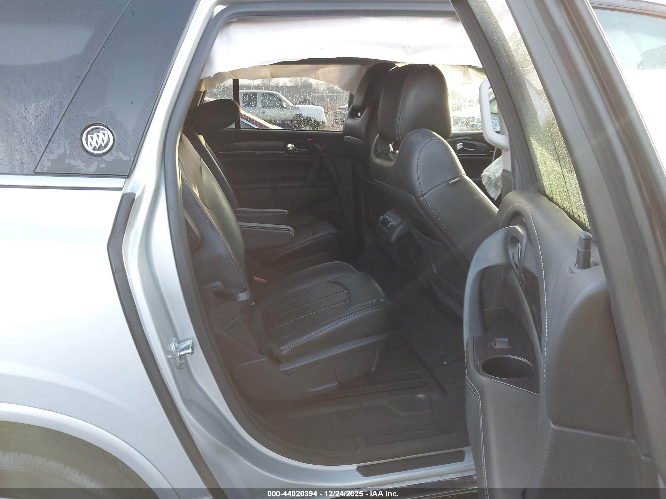 BUICK ENCLAVE image 8