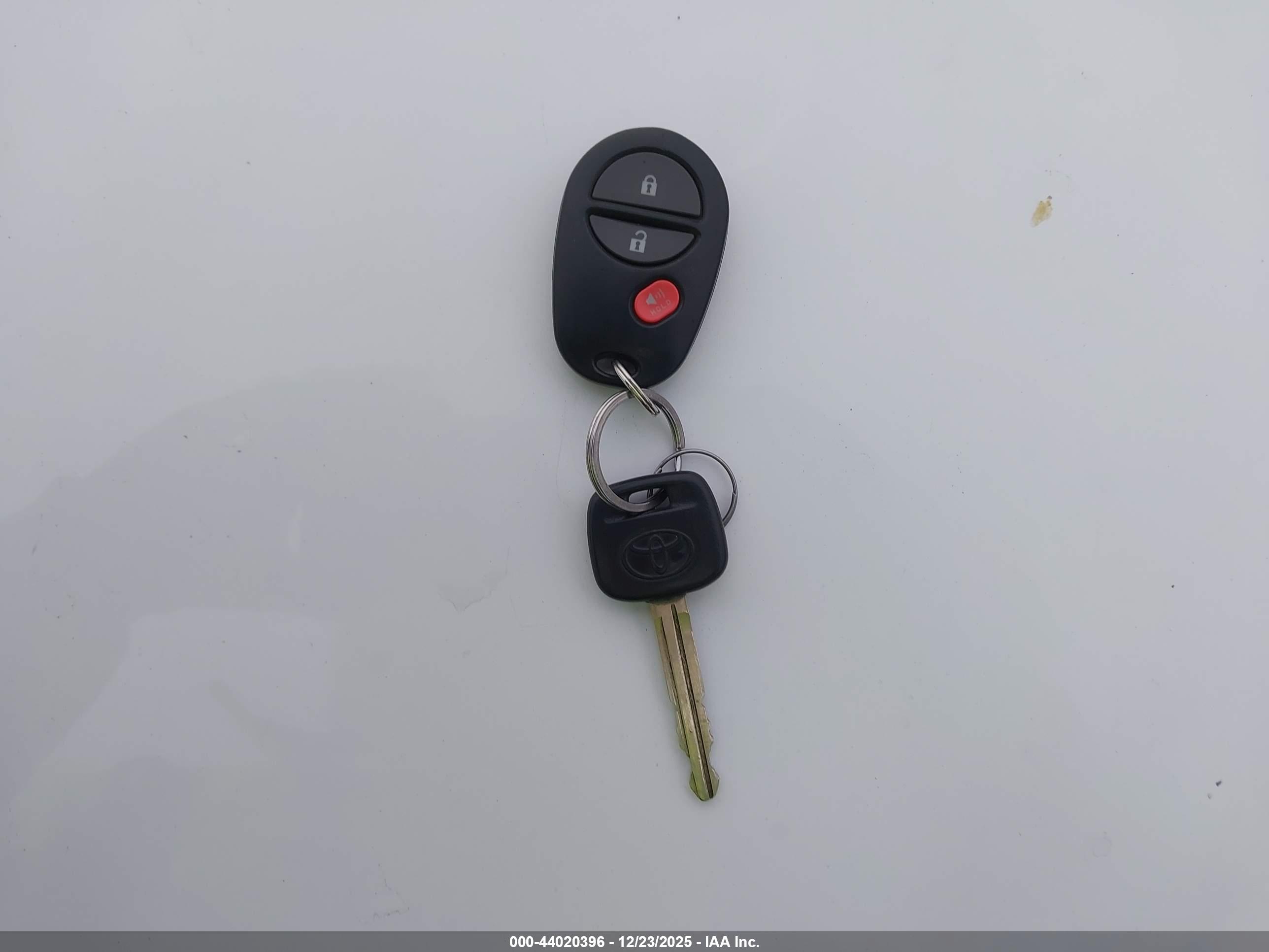 TOYOTA SIENNA image 11