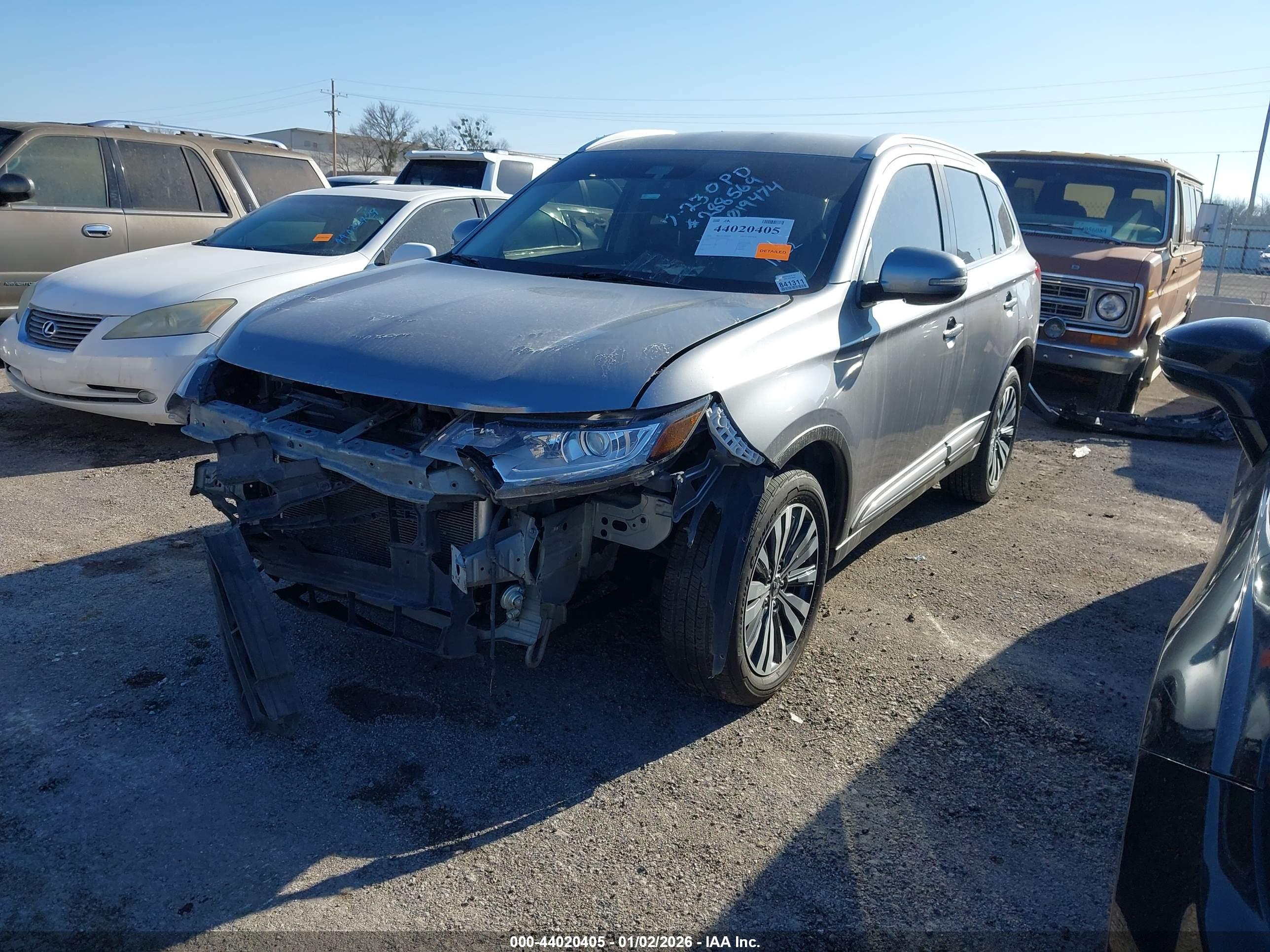 MITSUBISHI OUTLANDER image 2
