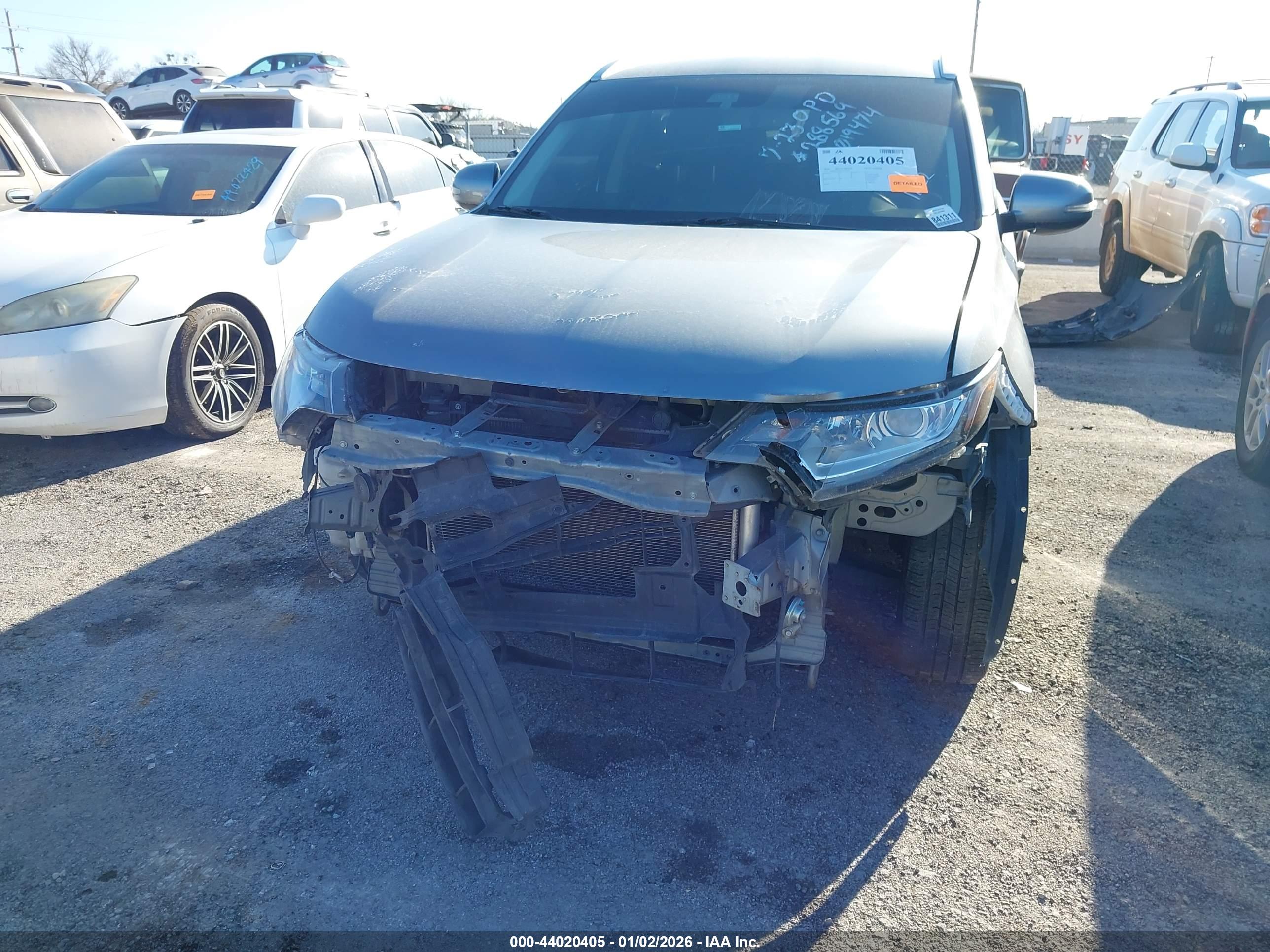 MITSUBISHI OUTLANDER image 6