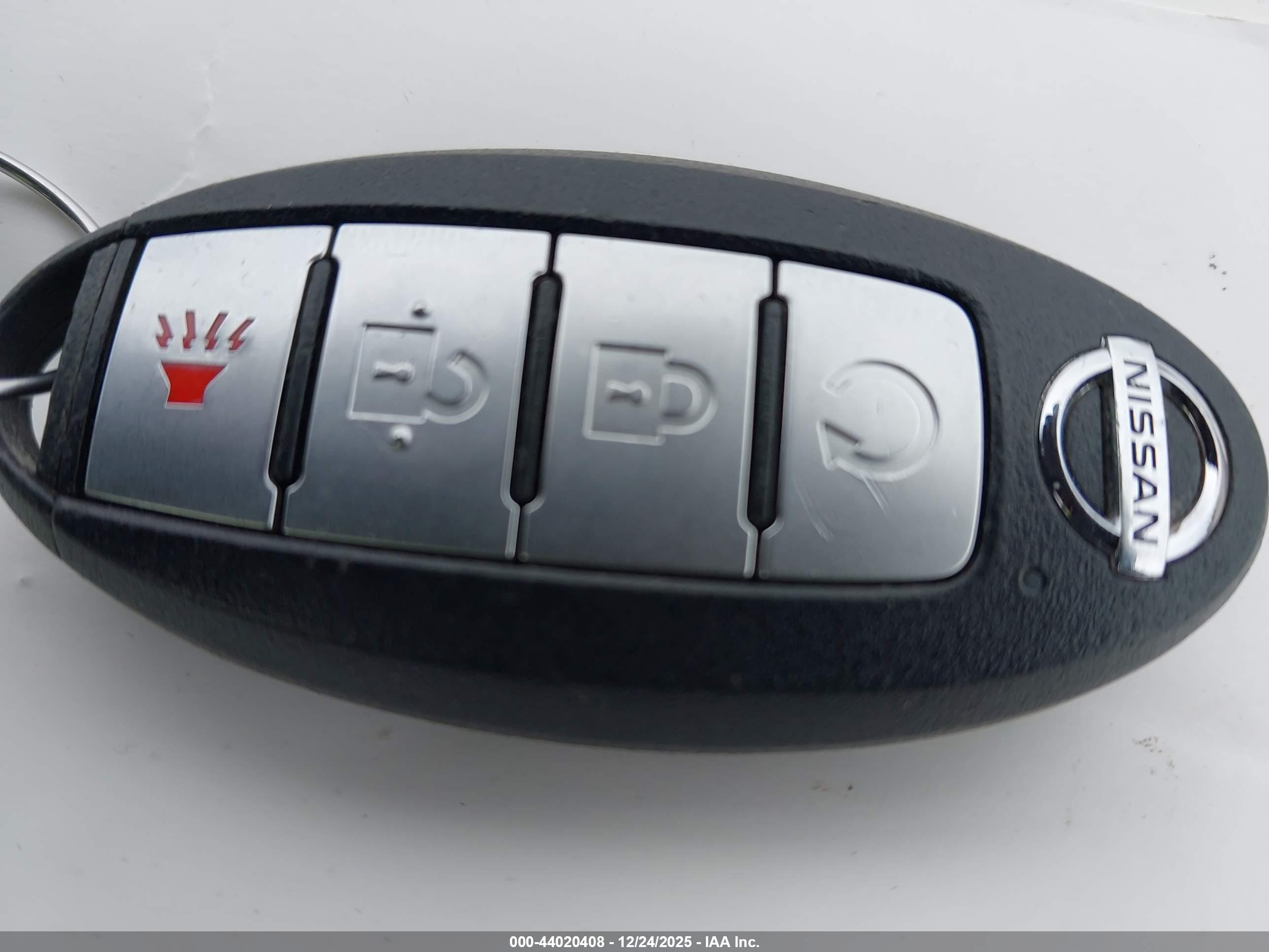 NISSAN ROGUE image 11