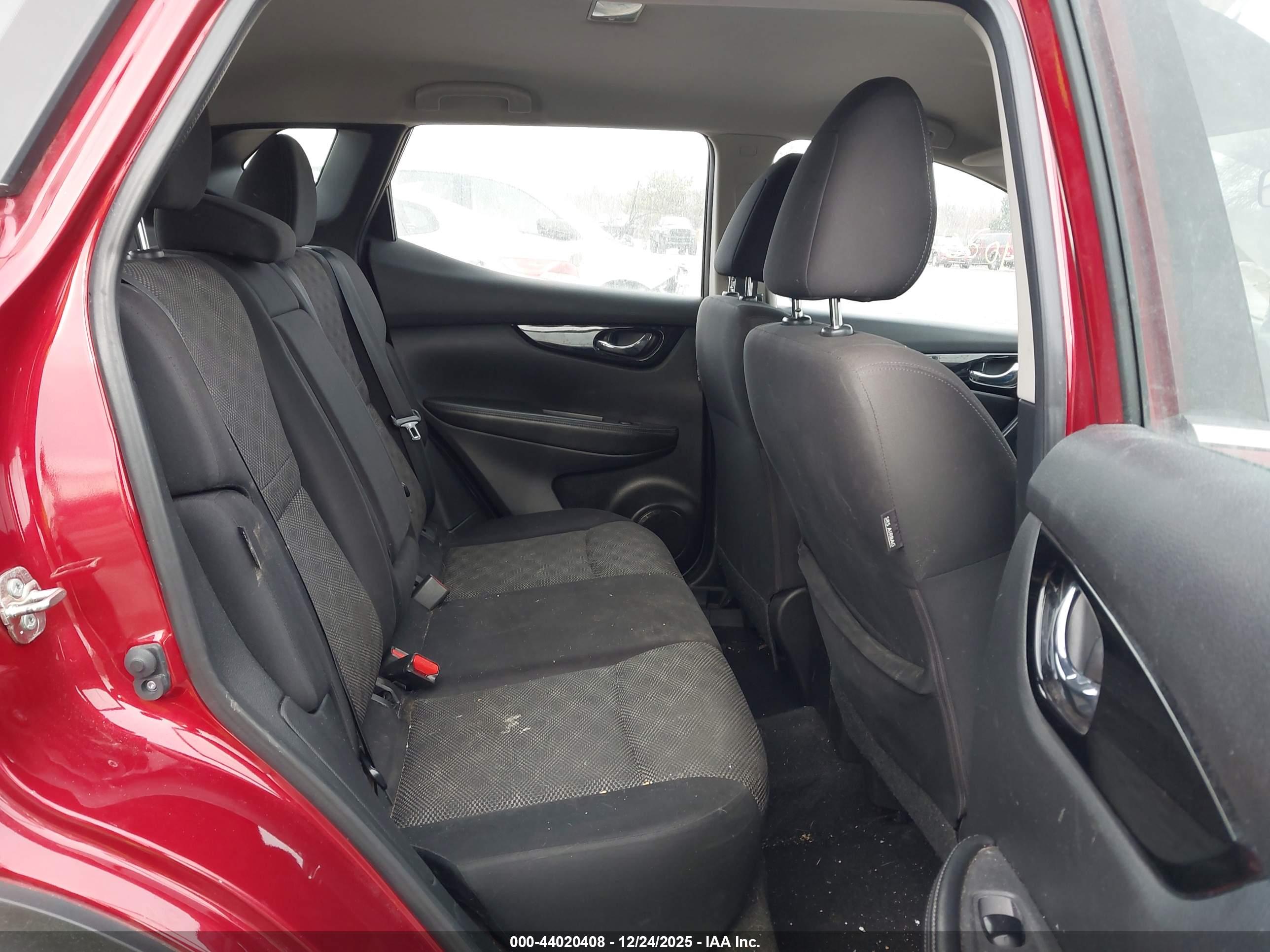 NISSAN ROGUE image 8