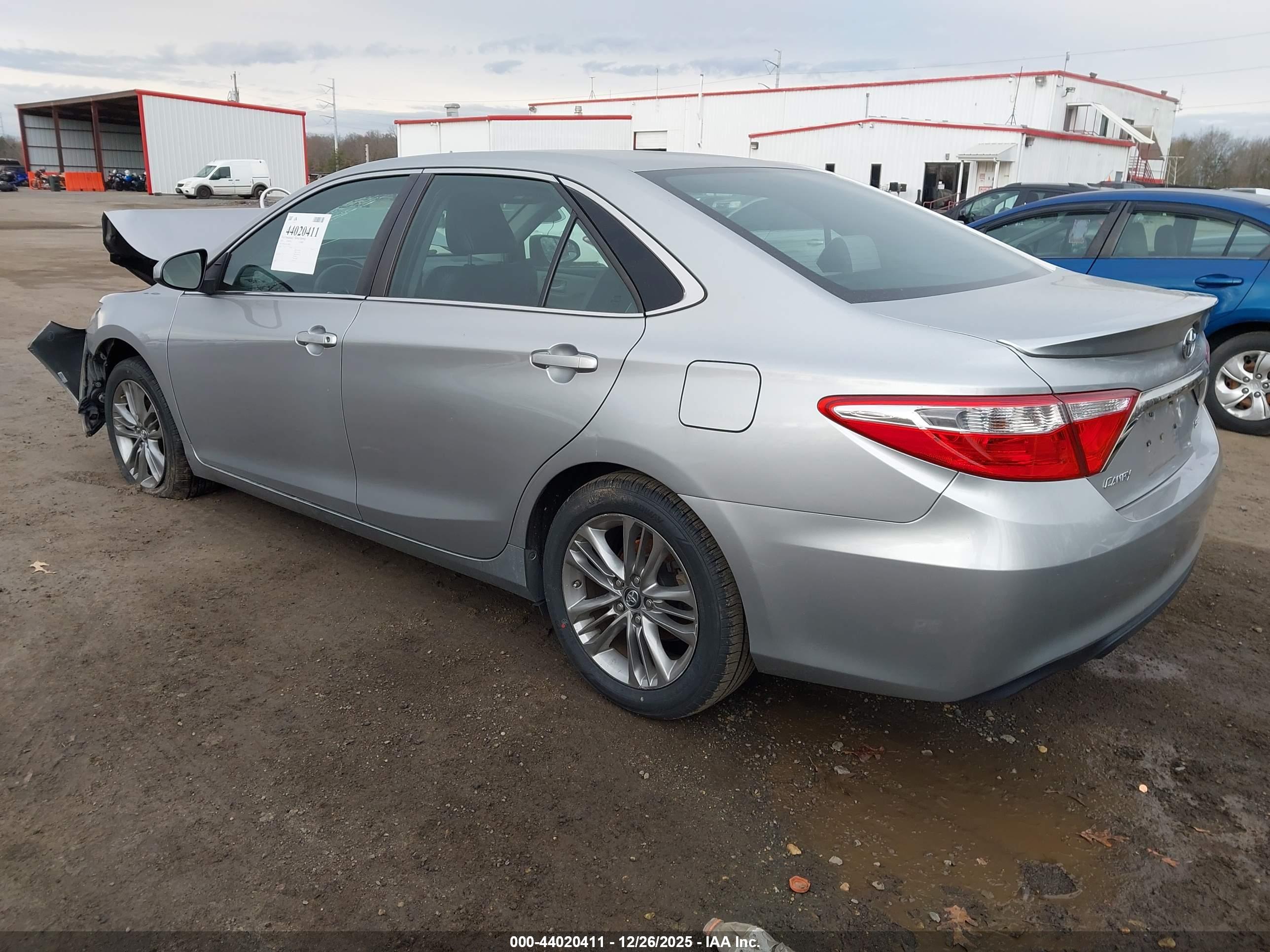 TOYOTA CAMRY image 3