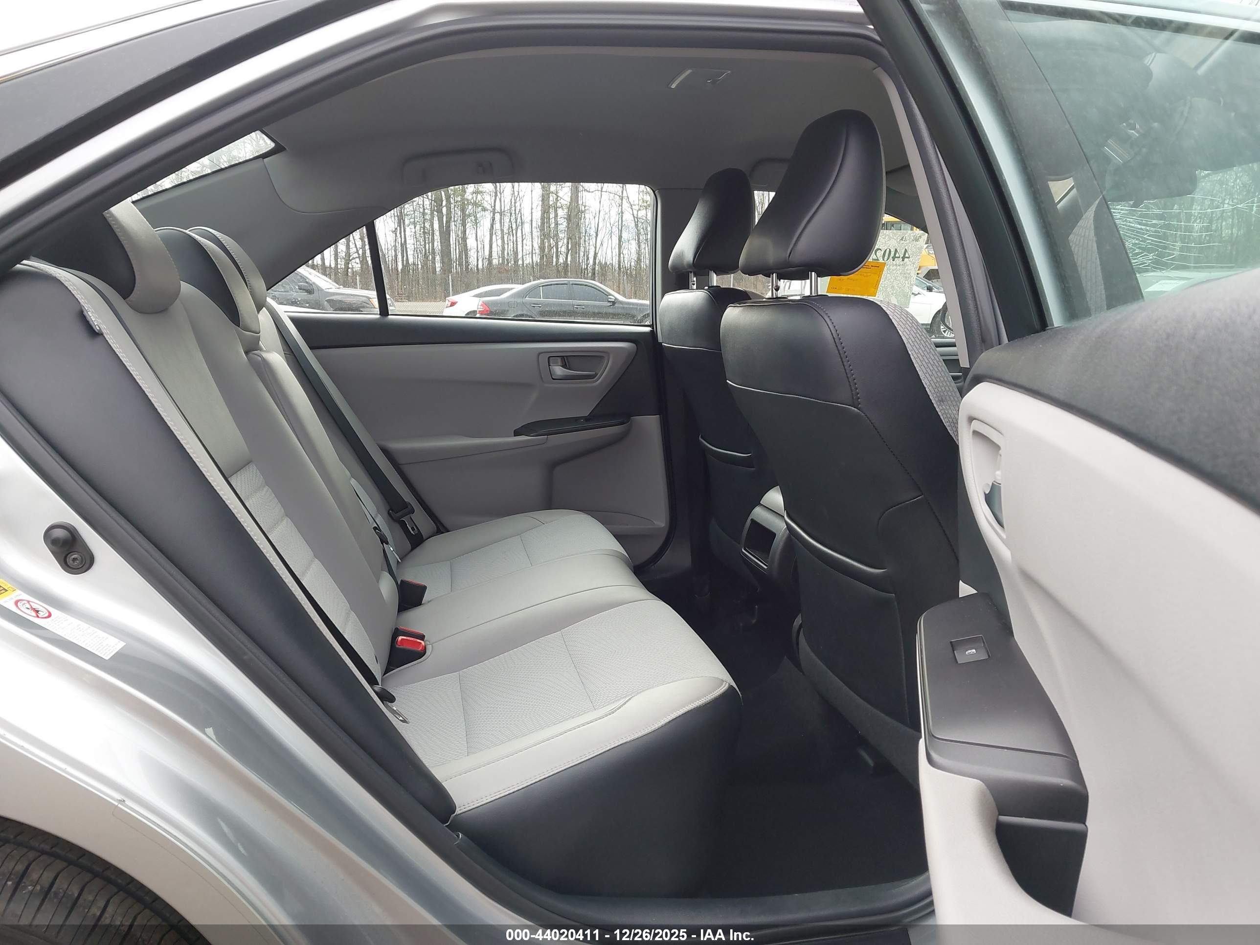 TOYOTA CAMRY image 8