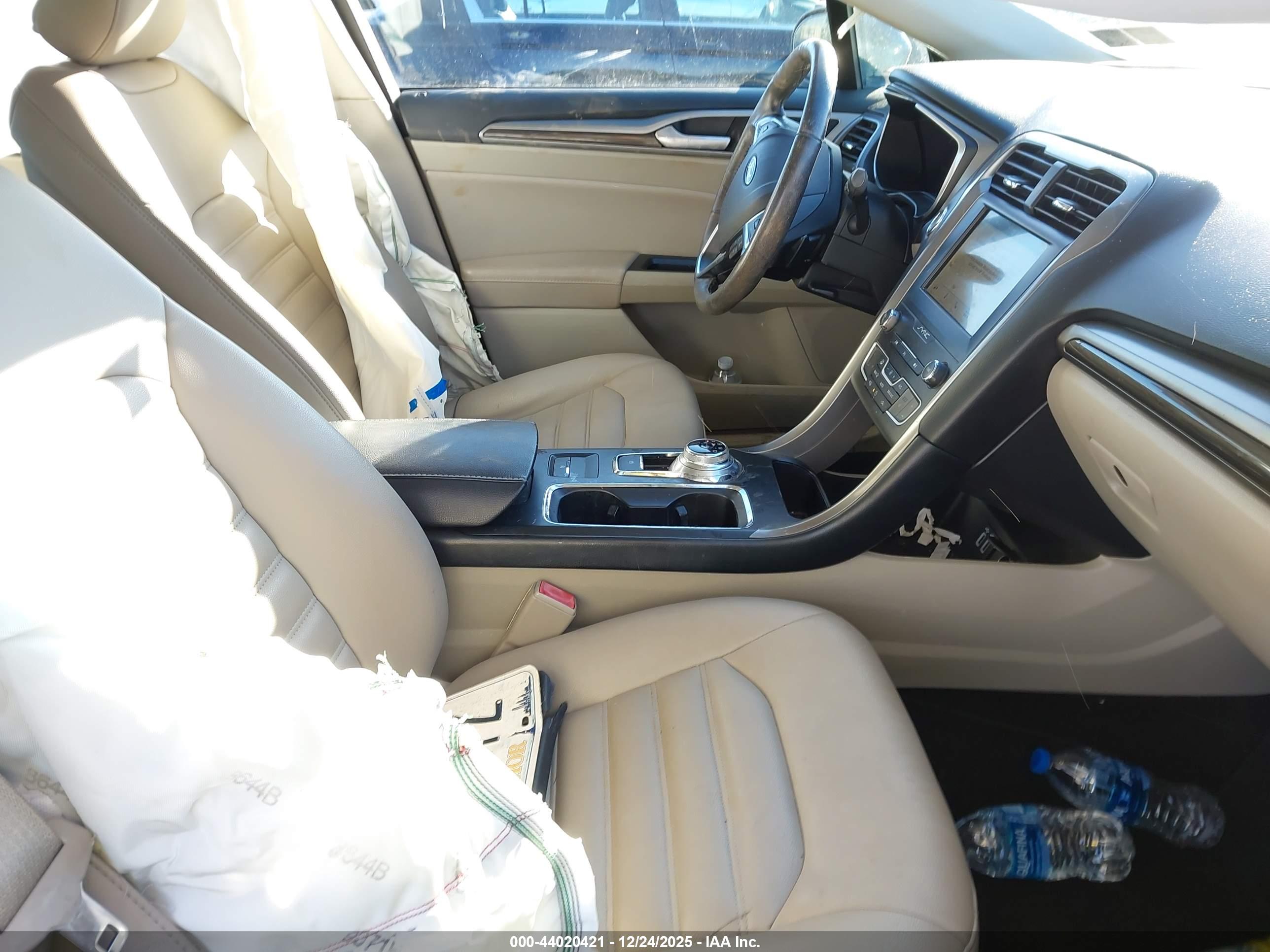 FORD FUSION image 5