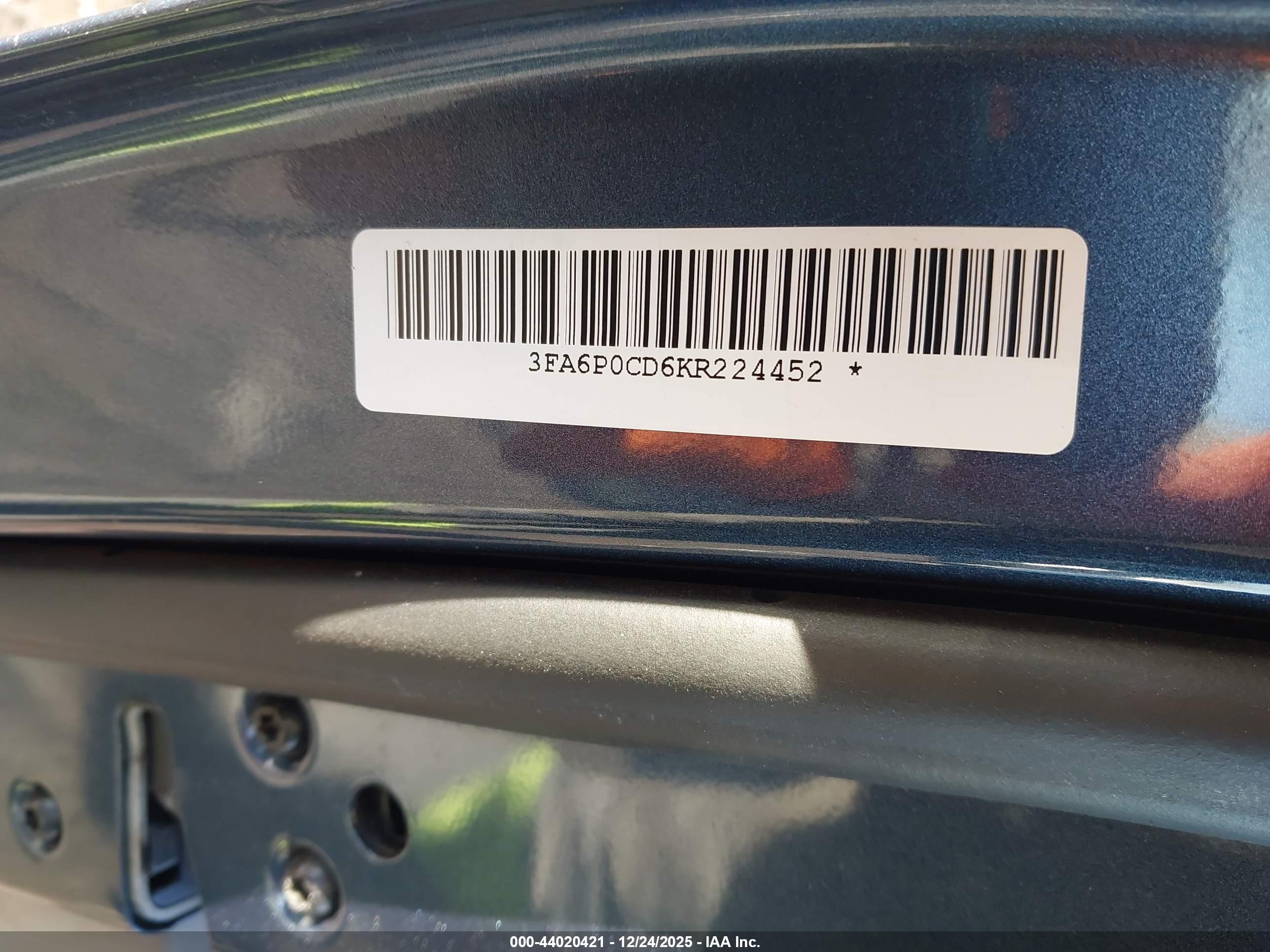 FORD FUSION image 9