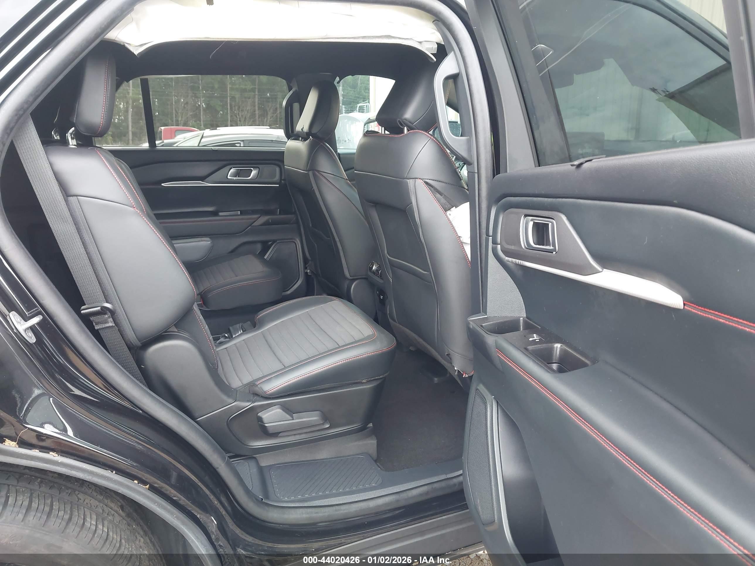FORD EXPLORER image 8