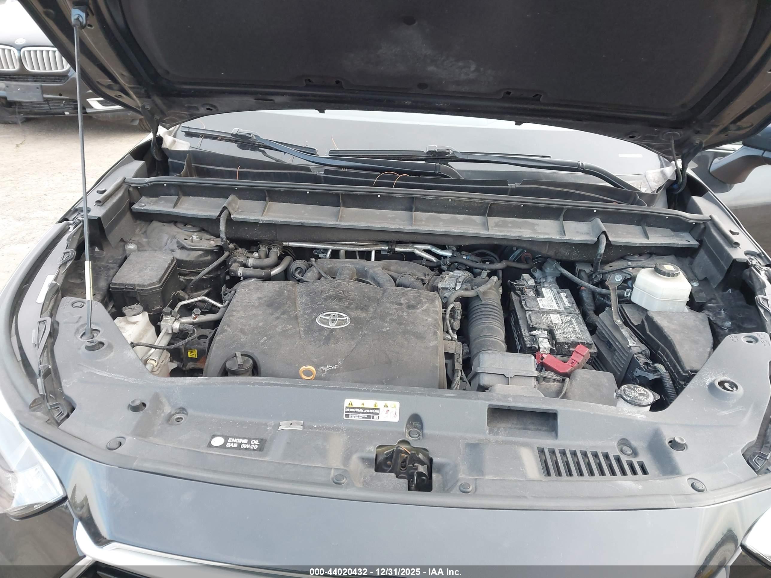 TOYOTA HIGHLANDER image 10