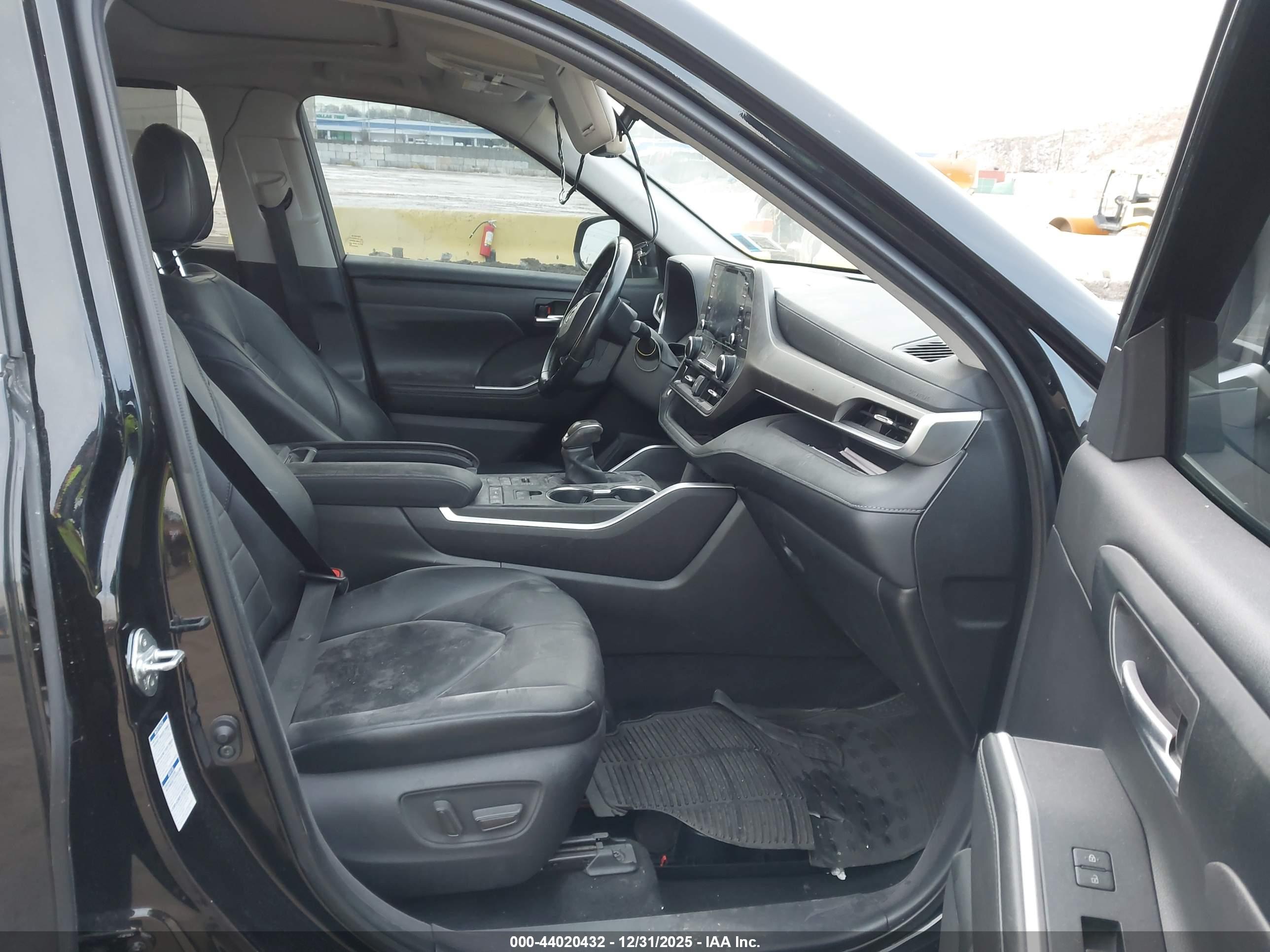 TOYOTA HIGHLANDER image 5