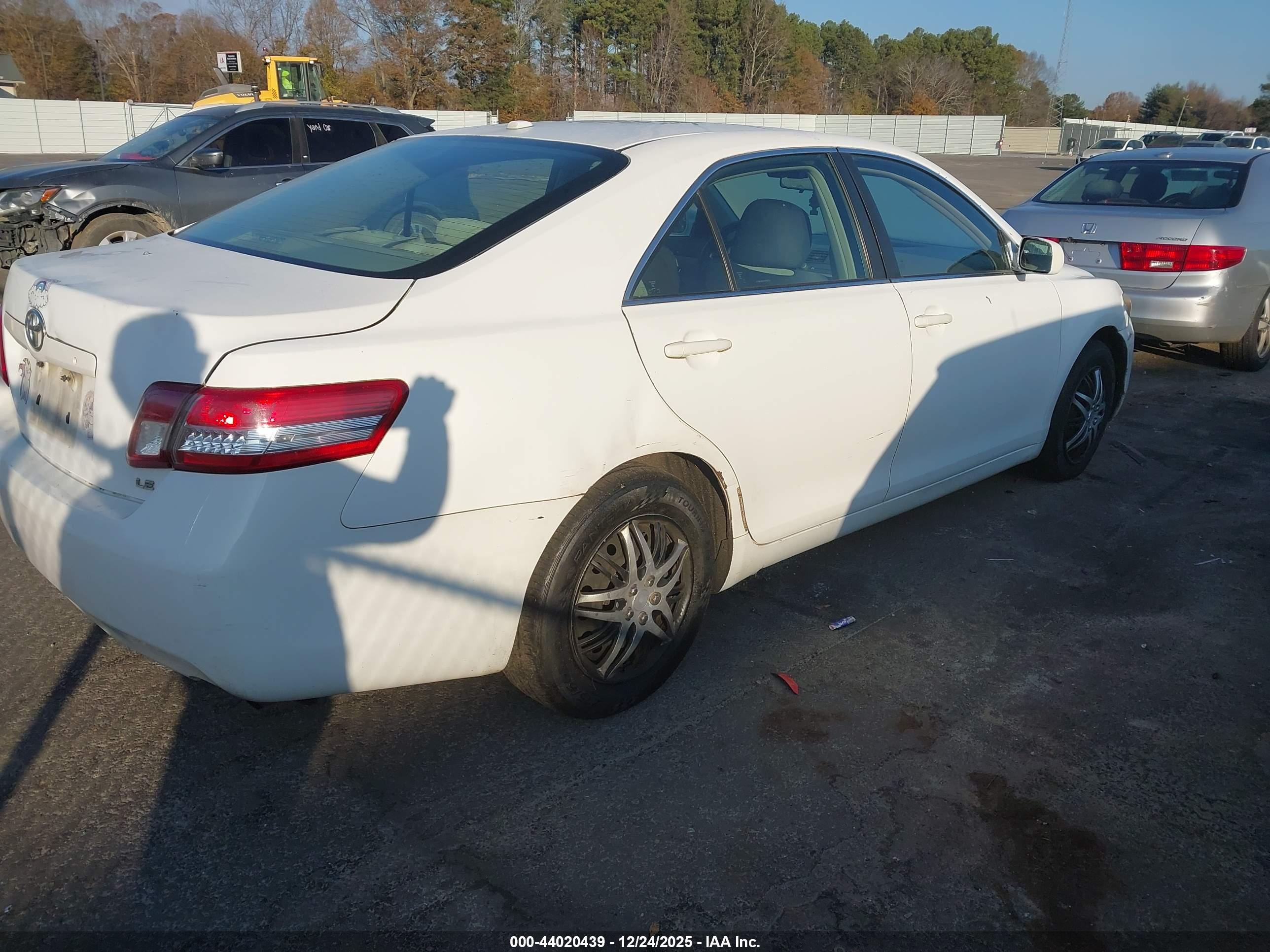 TOYOTA CAMRY image 4
