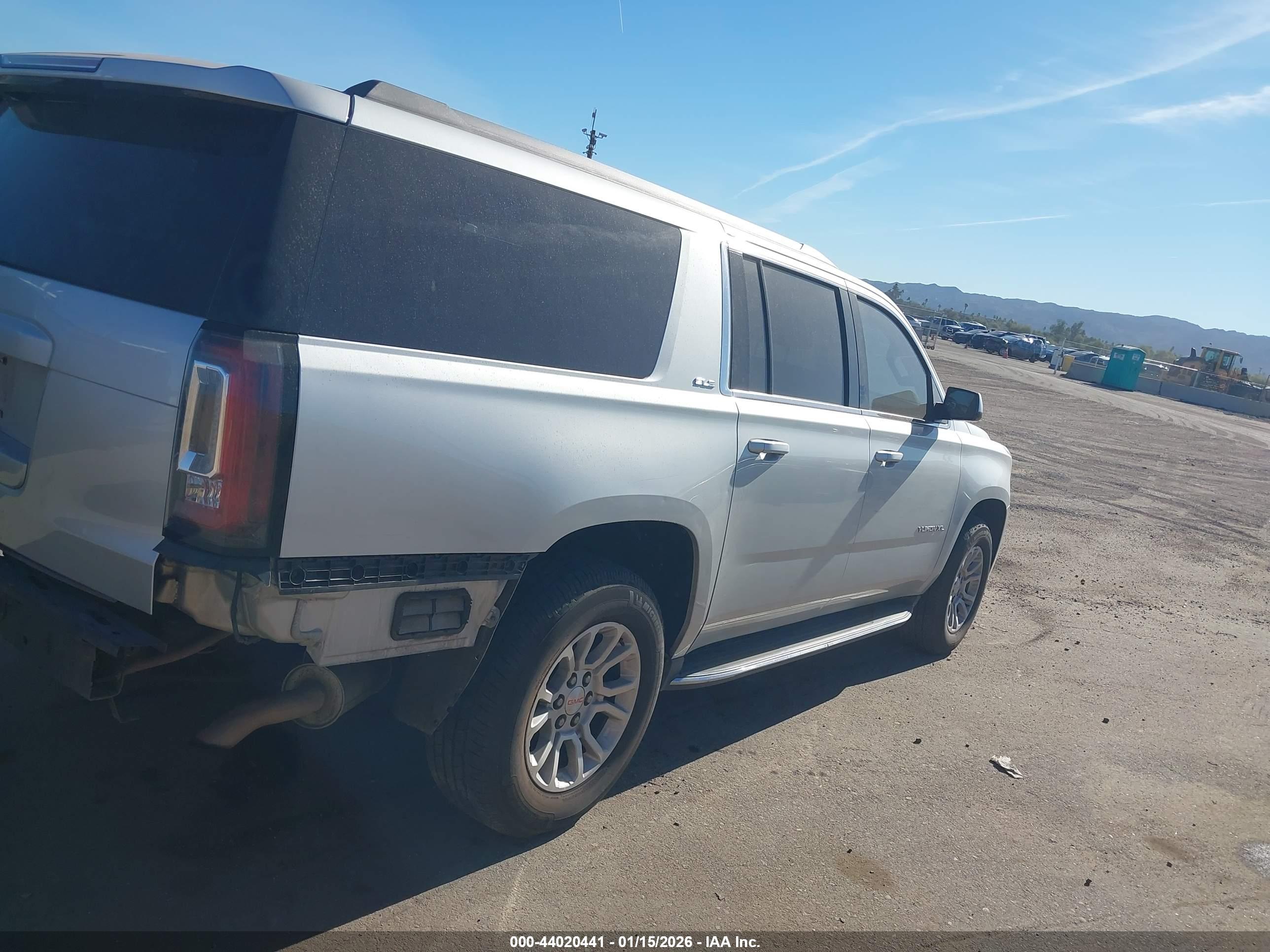 GMC YUKON image 4