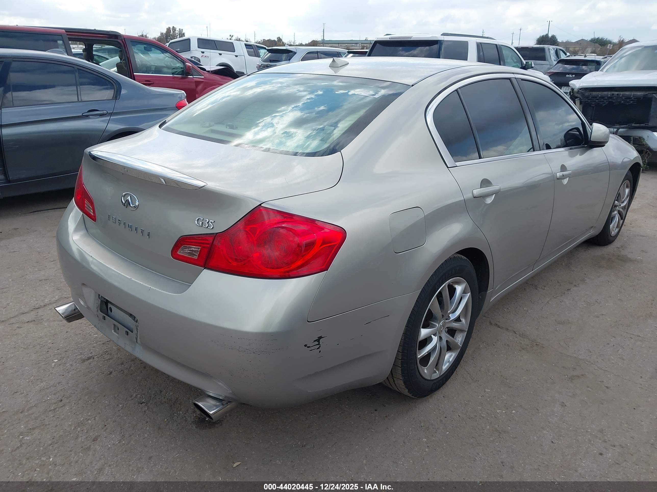 INFINITI G35 image 4