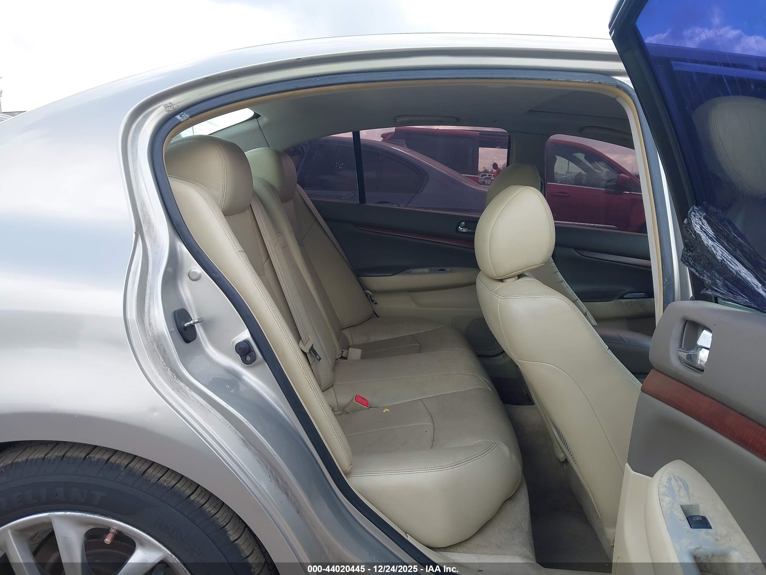 INFINITI G35 image 8