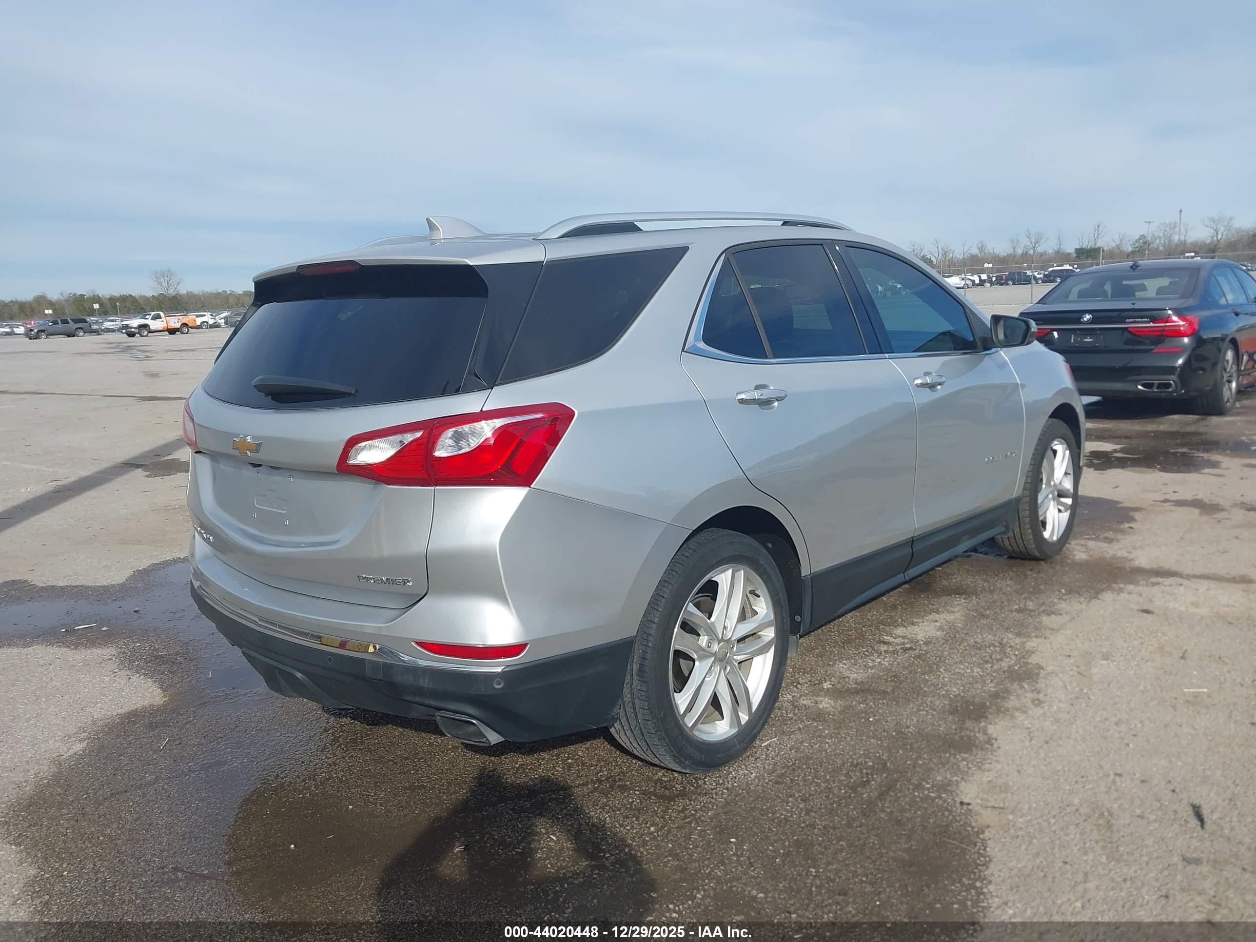 CHEVROLET EQUINOX image 4