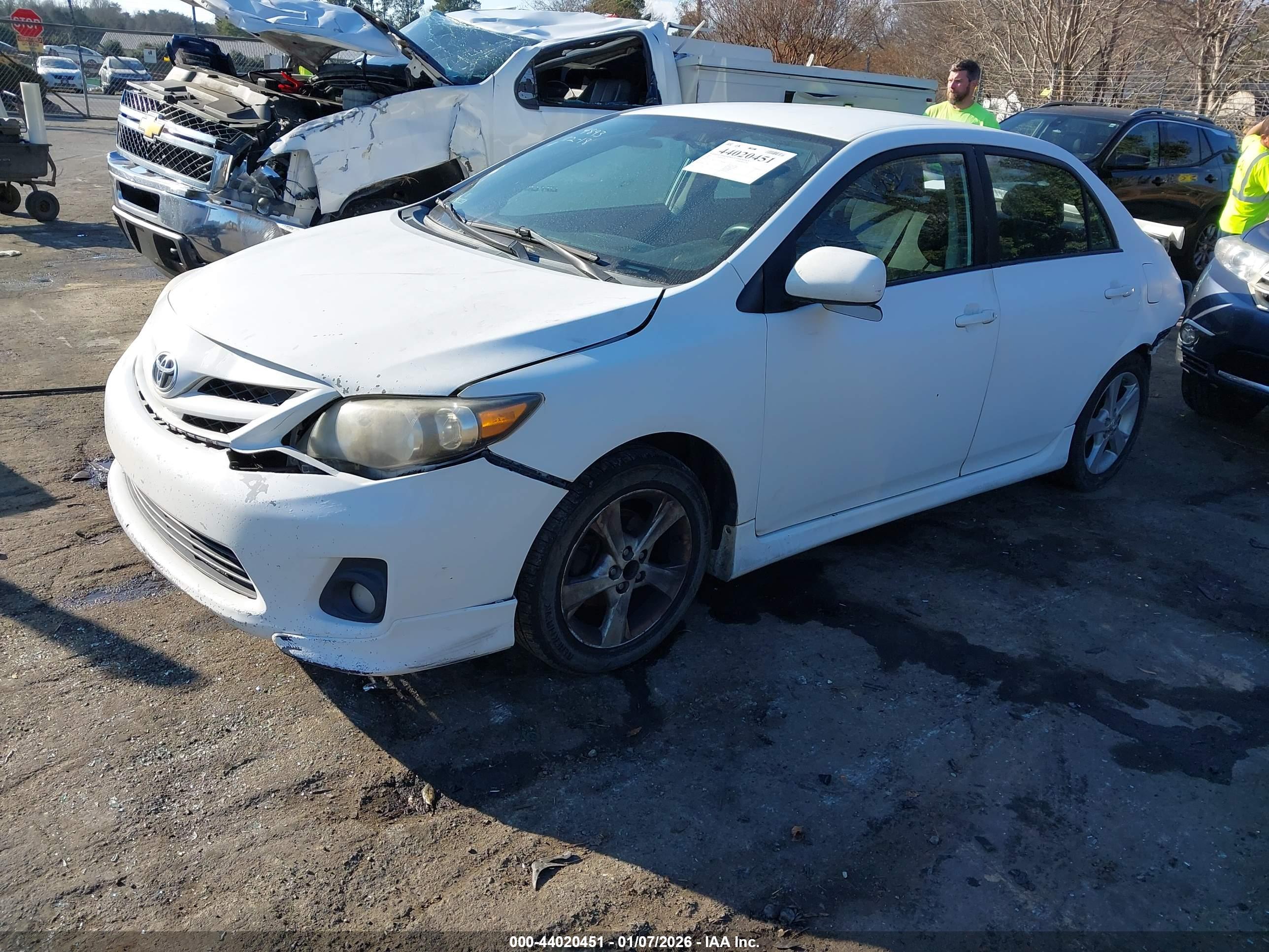 TOYOTA COROLLA image 2