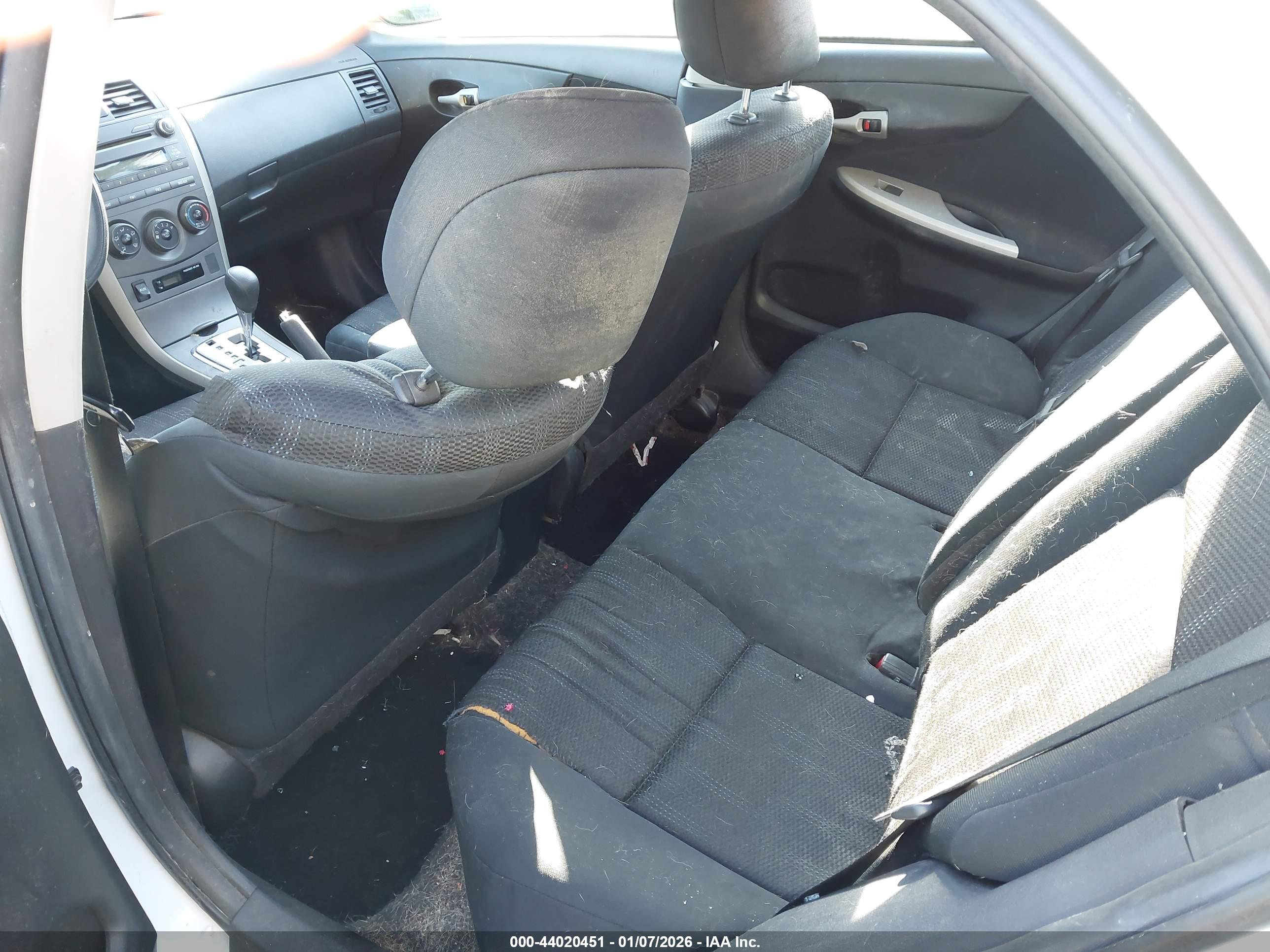 TOYOTA COROLLA image 8