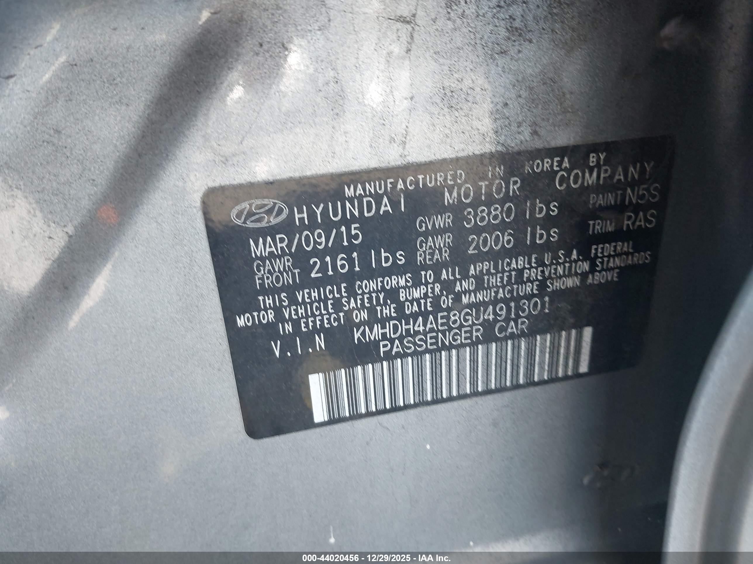 HYUNDAI ELANTRA image 9