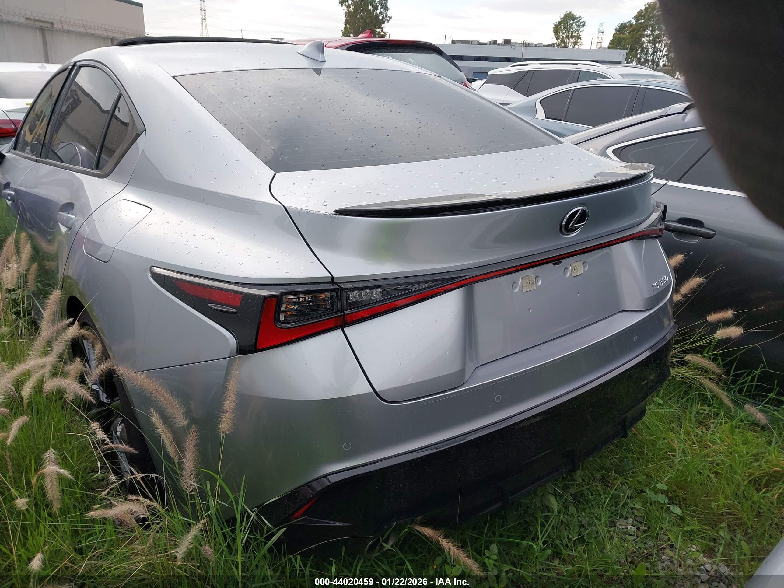 LEXUS IS image 3