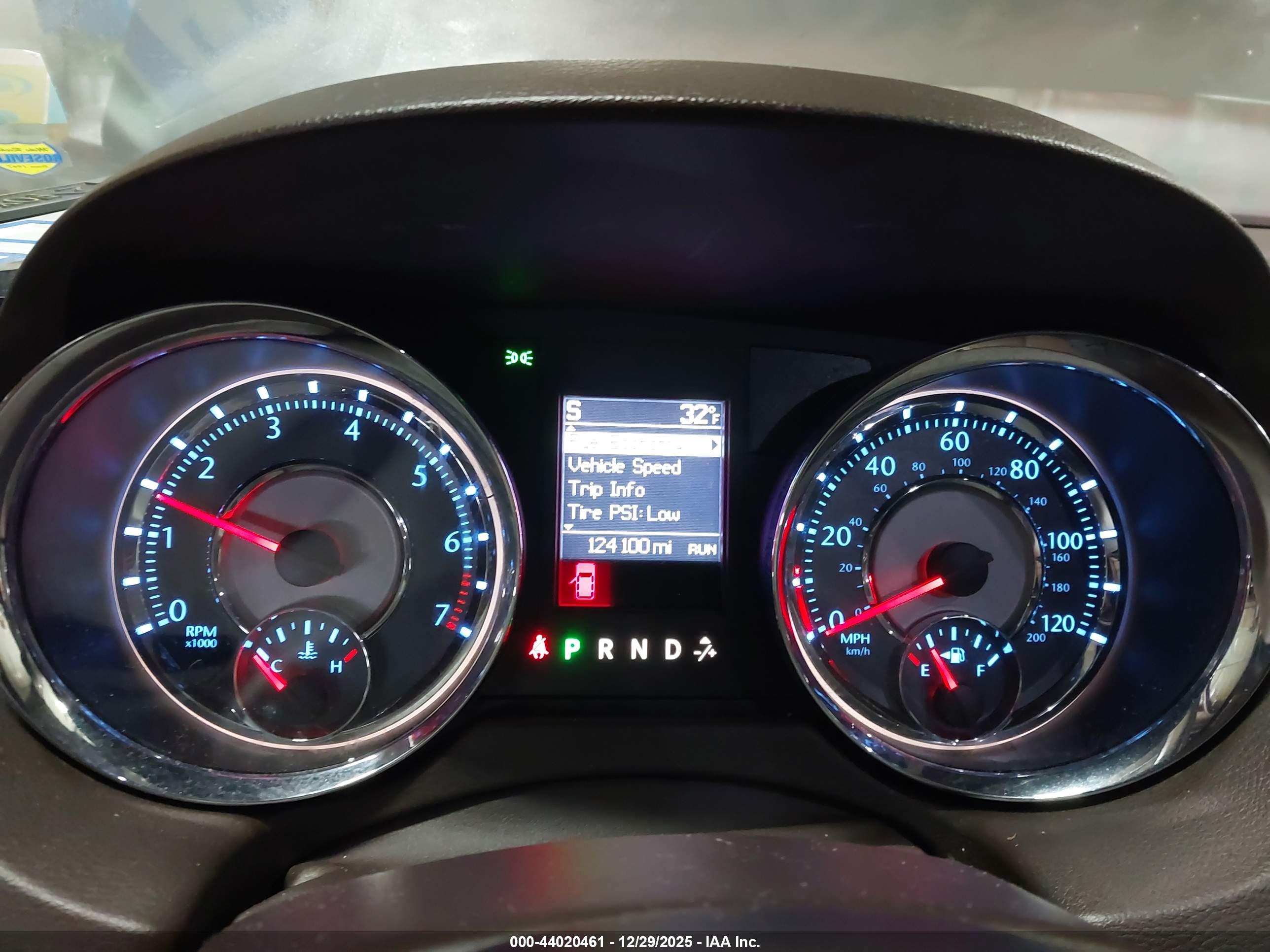 CHRYSLER TOWN image 7