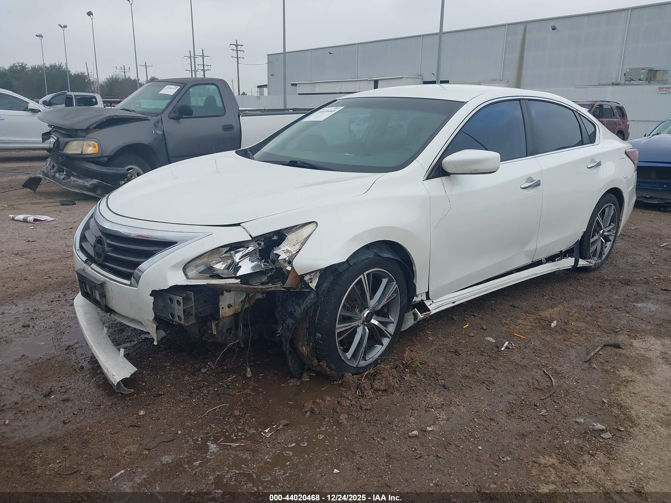 NISSAN ALTIMA image 2