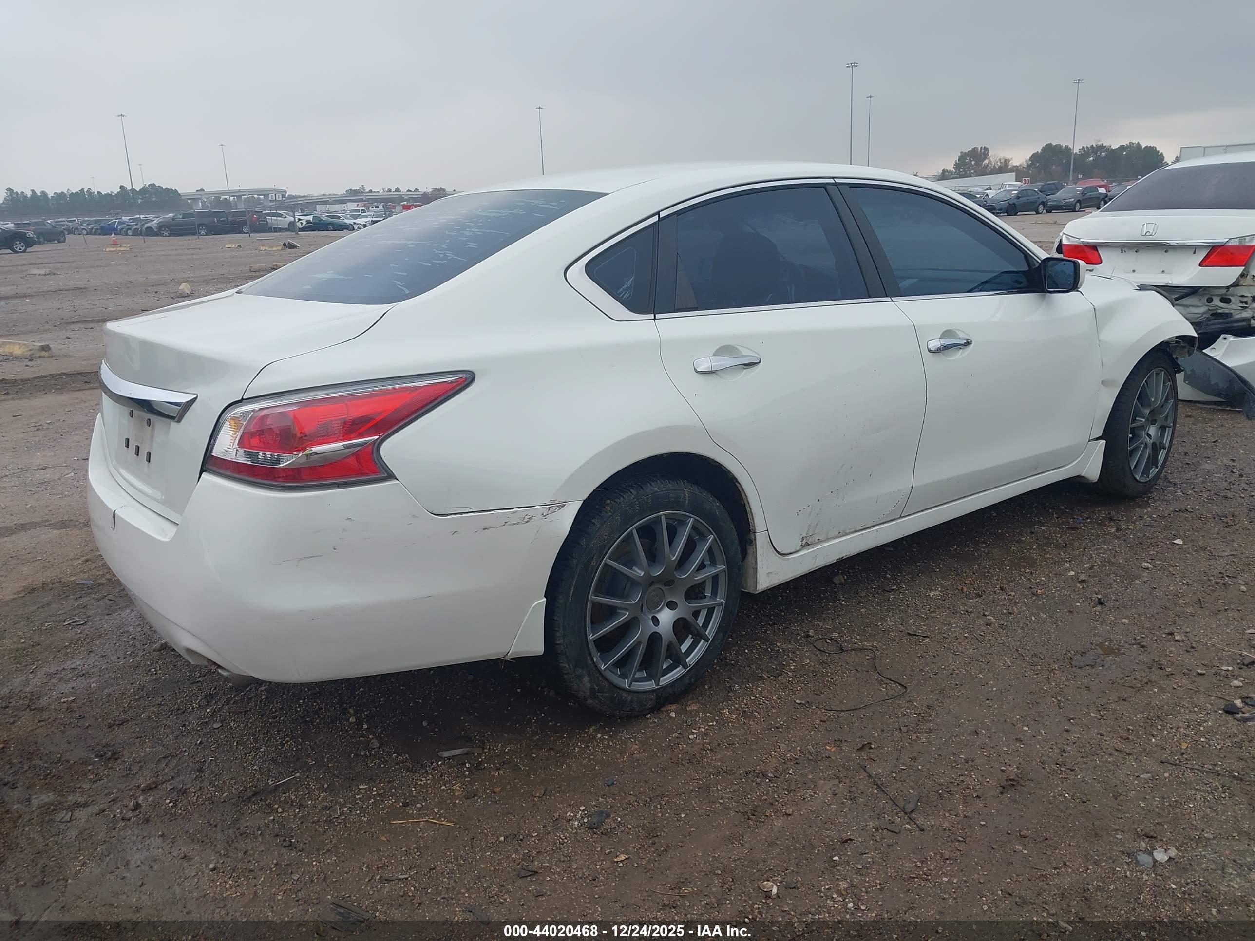 NISSAN ALTIMA image 4