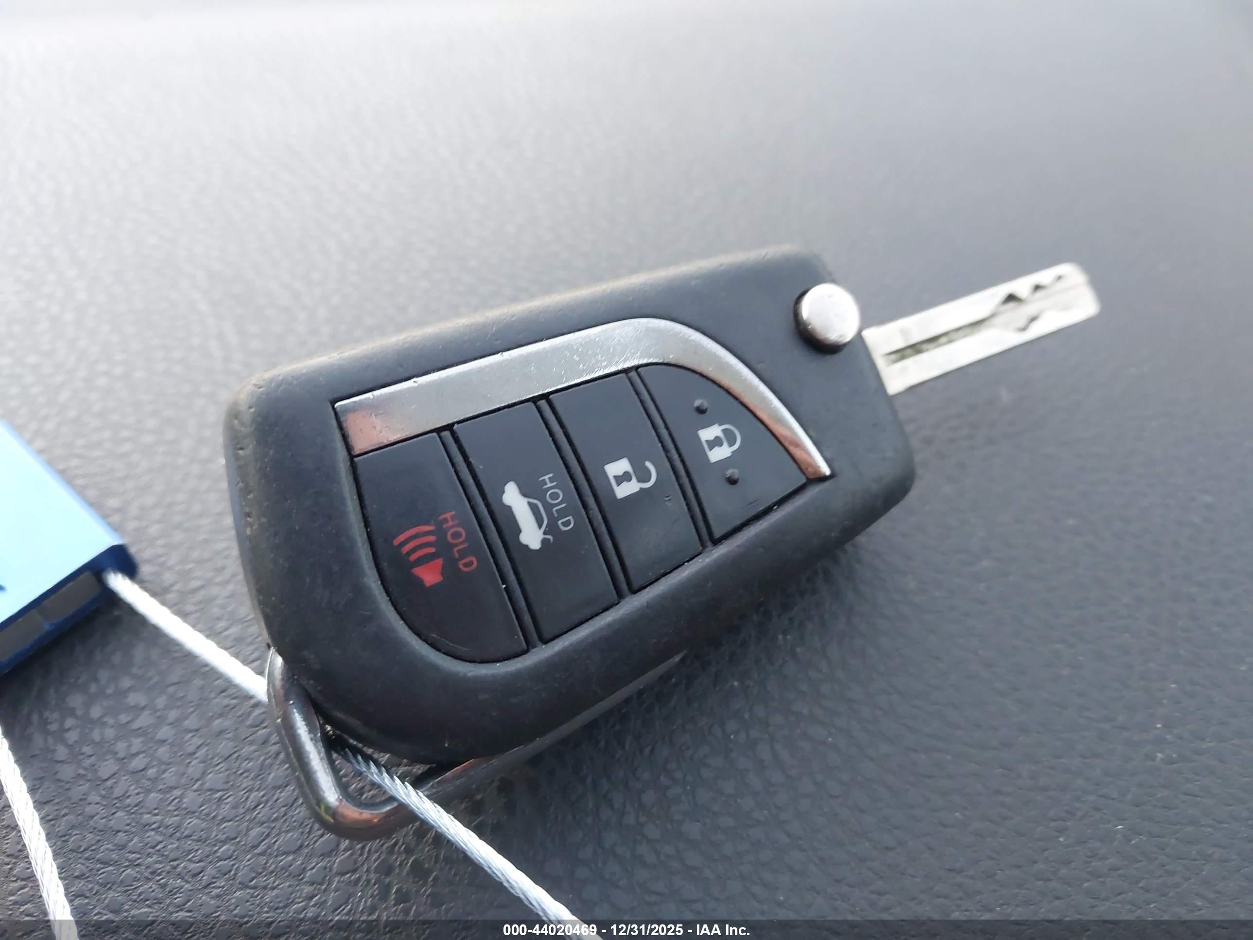 TOYOTA CAMRY image 11