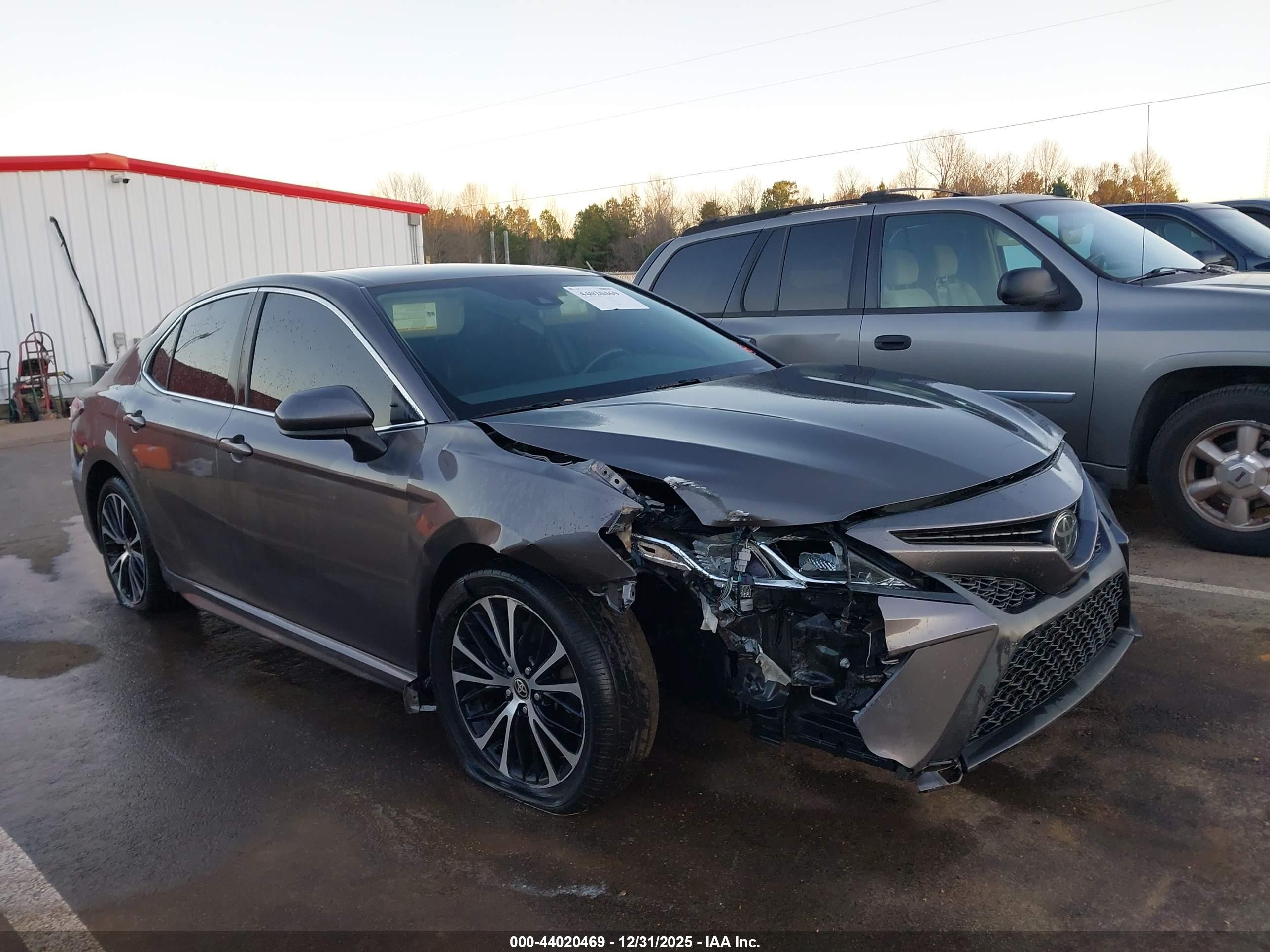TOYOTA CAMRY image 6