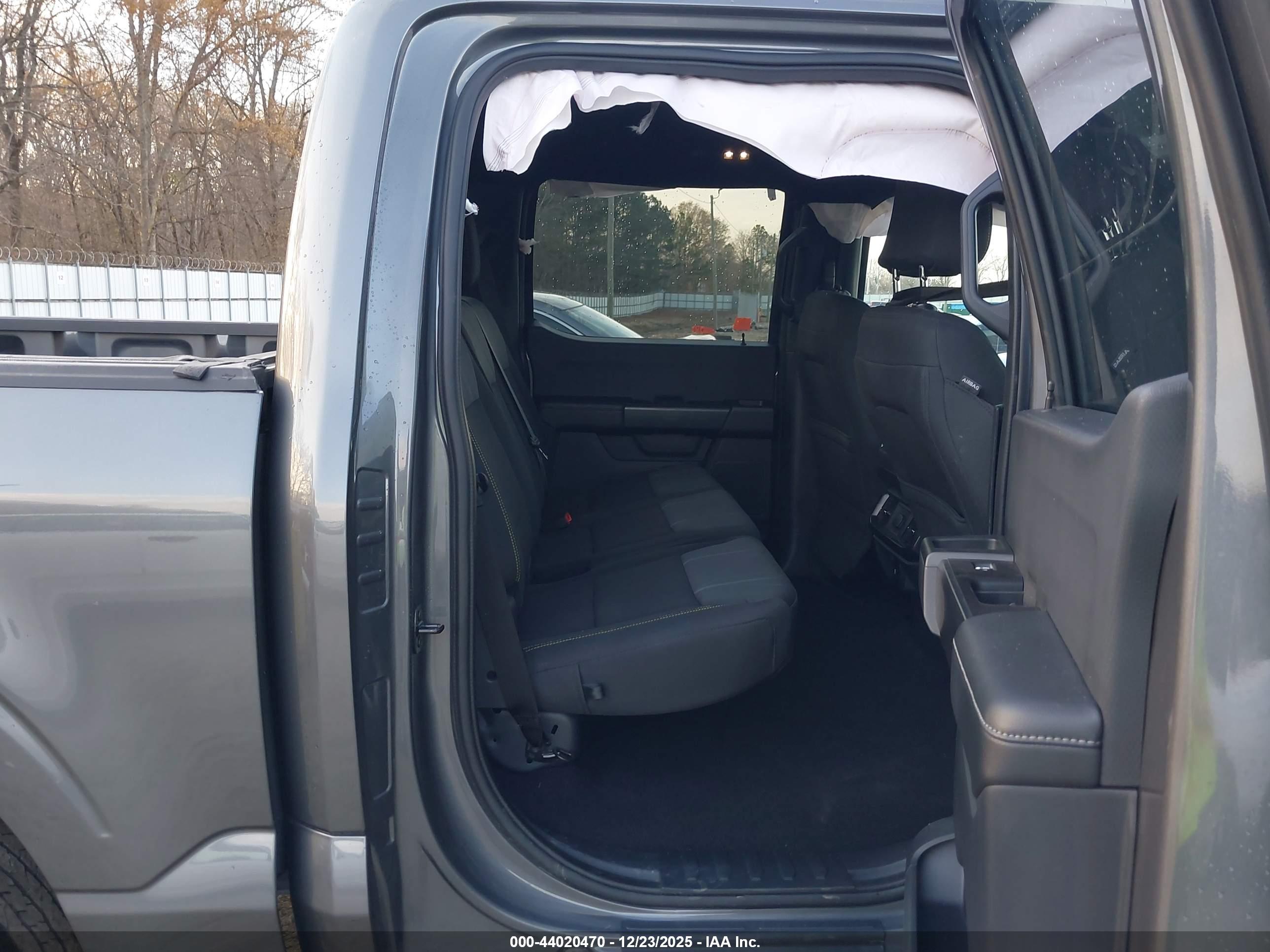 FORD F-150 image 8
