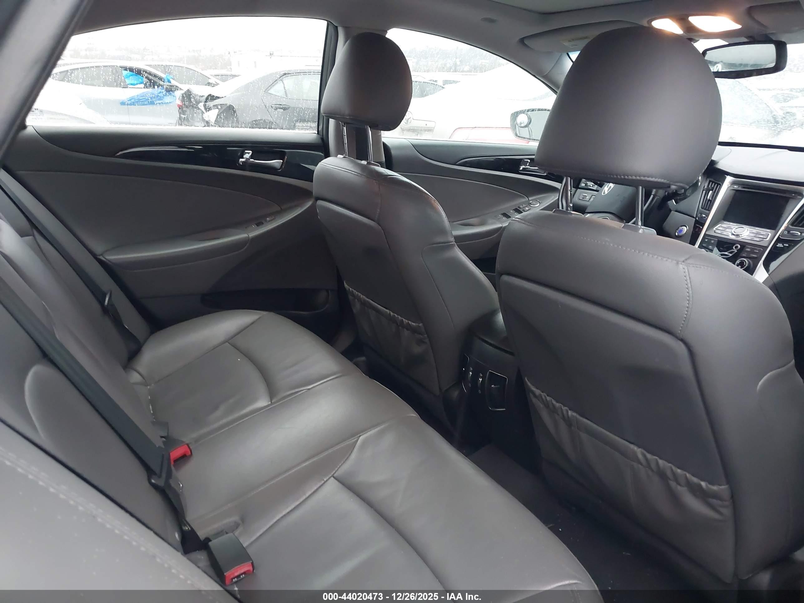 HYUNDAI SONATA image 8