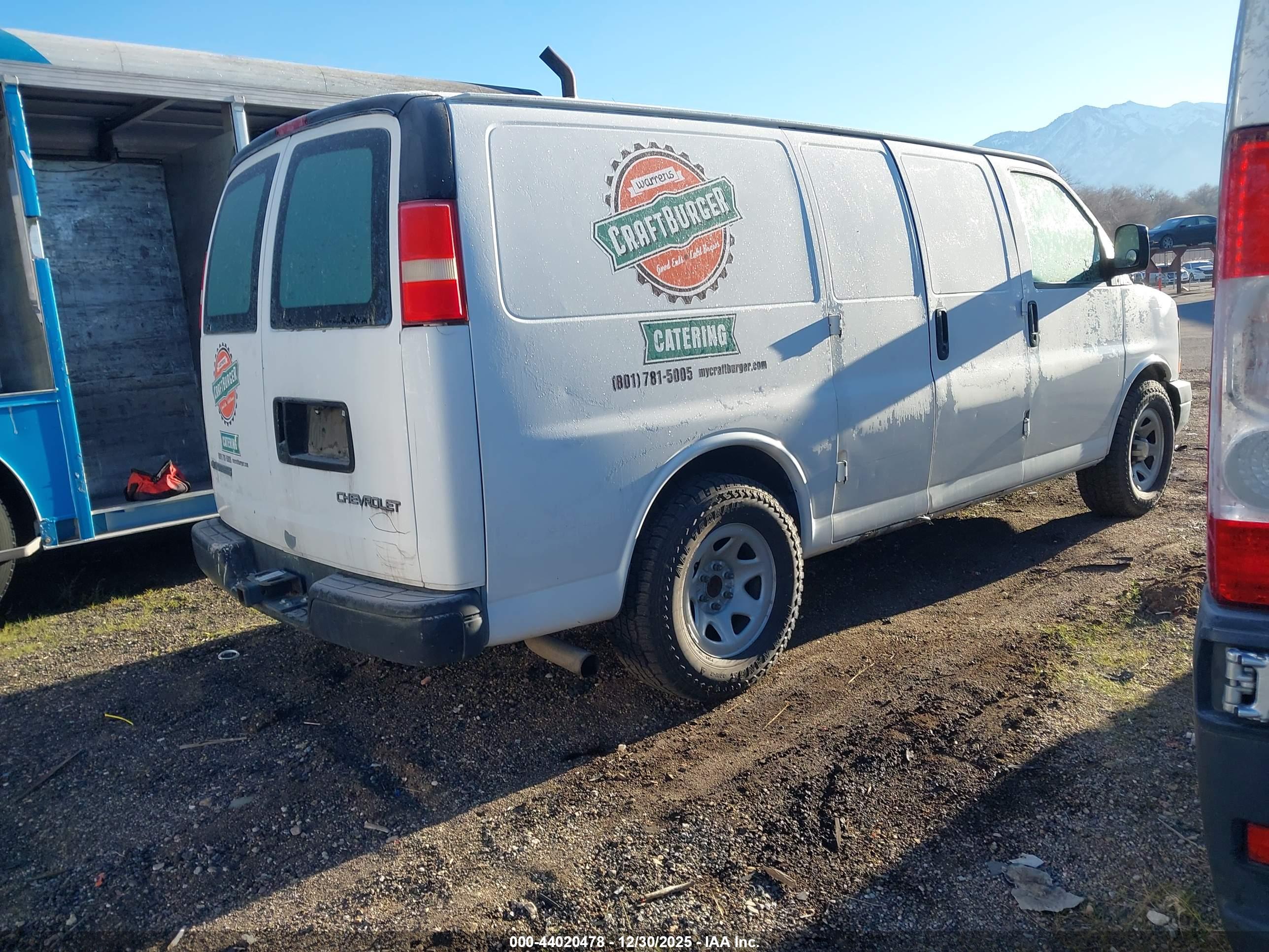 CHEVROLET EXPRESS image 4