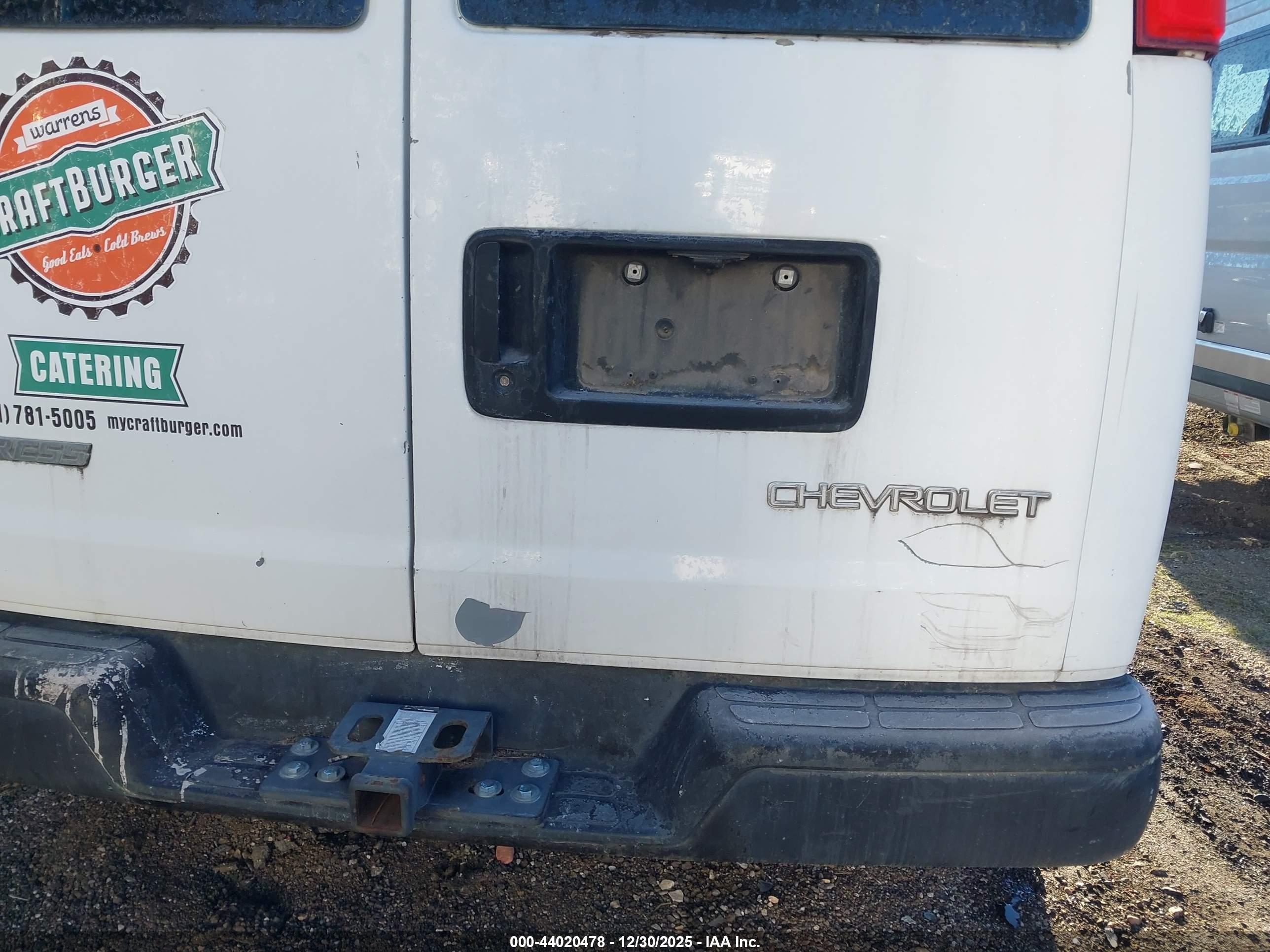 CHEVROLET EXPRESS image 6