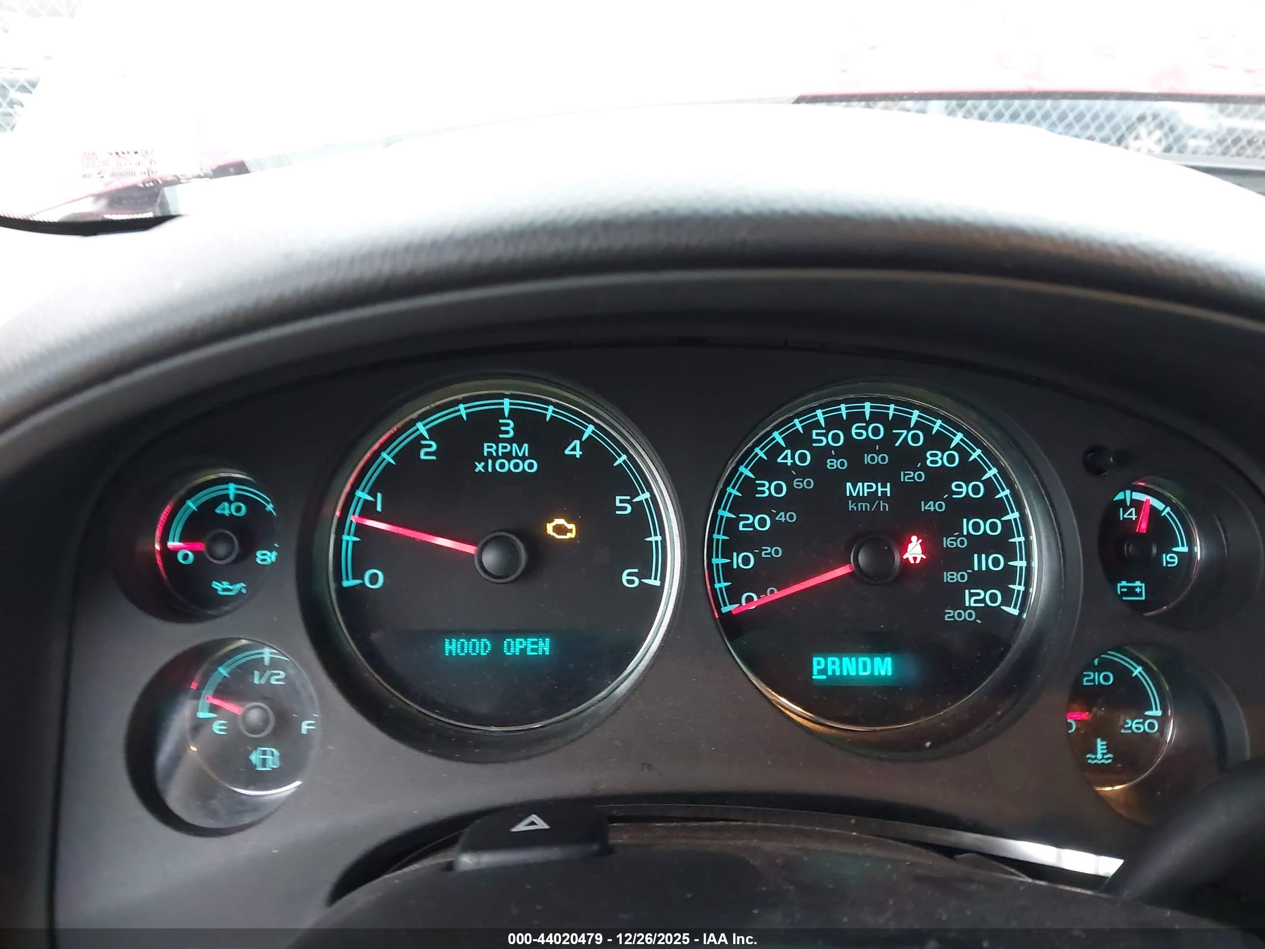 CHEVROLET SUBURBAN image 7