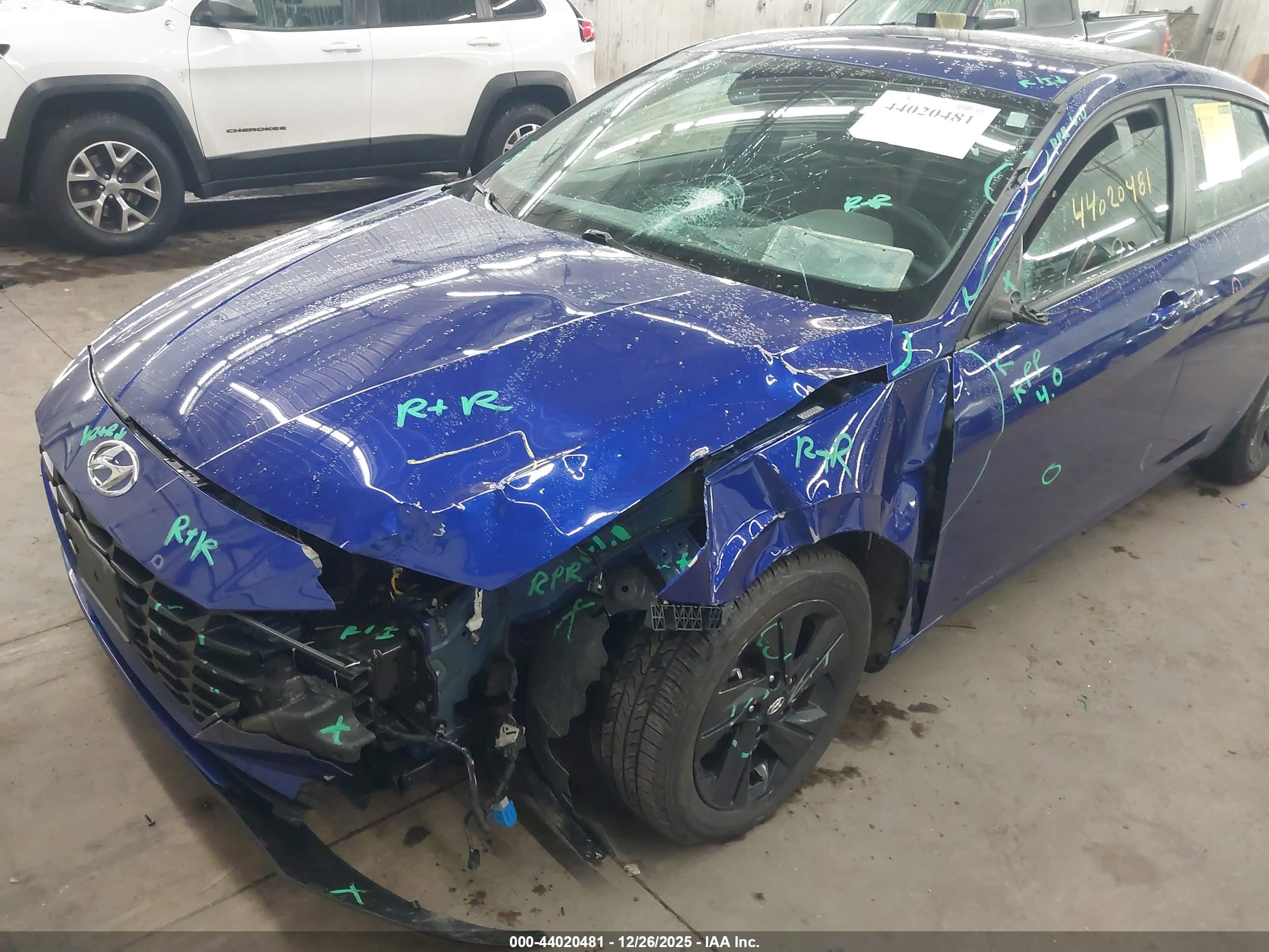 HYUNDAI ELANTRA image 6