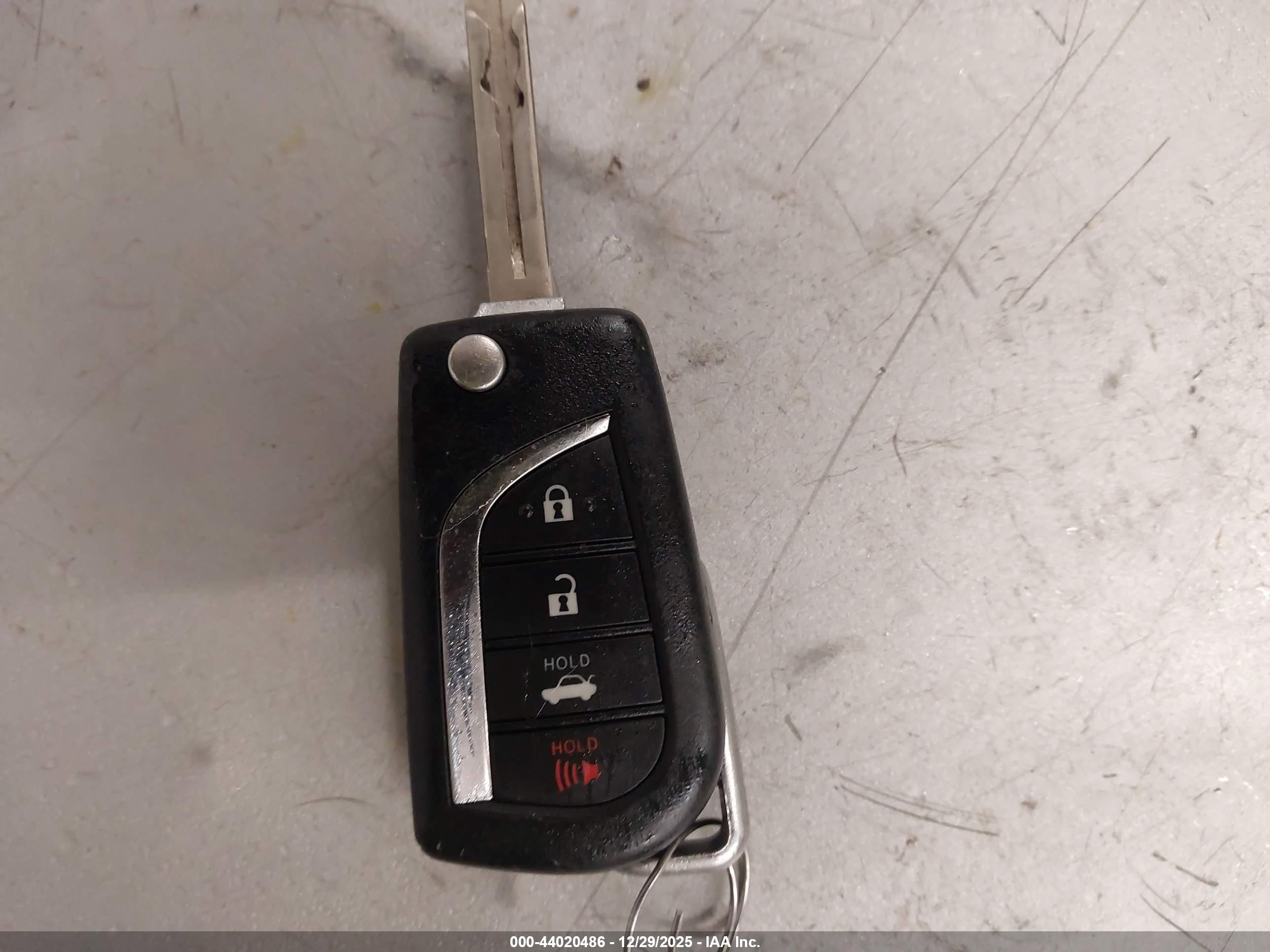 TOYOTA COROLLA image 11