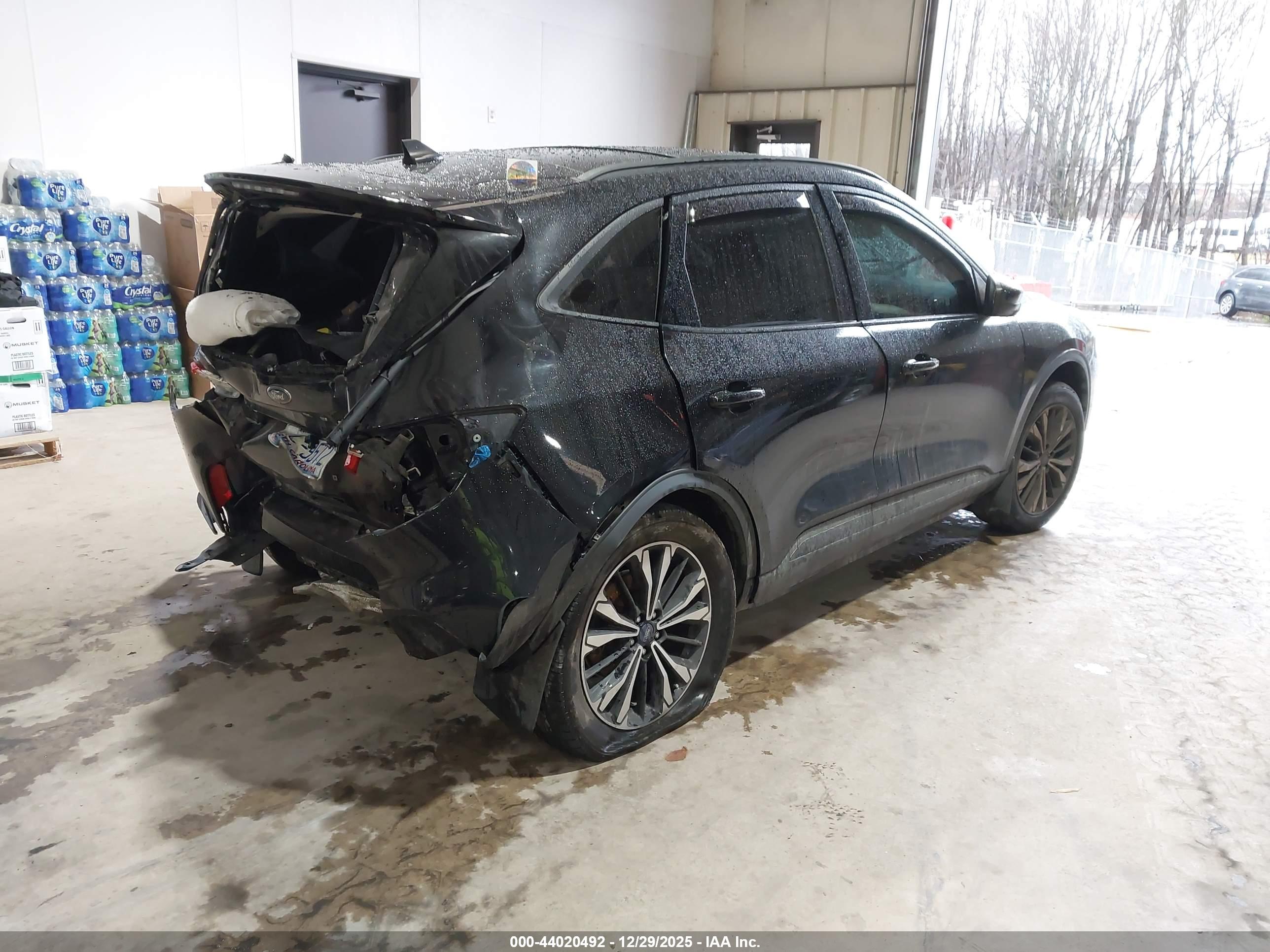 FORD ESCAPE image 4