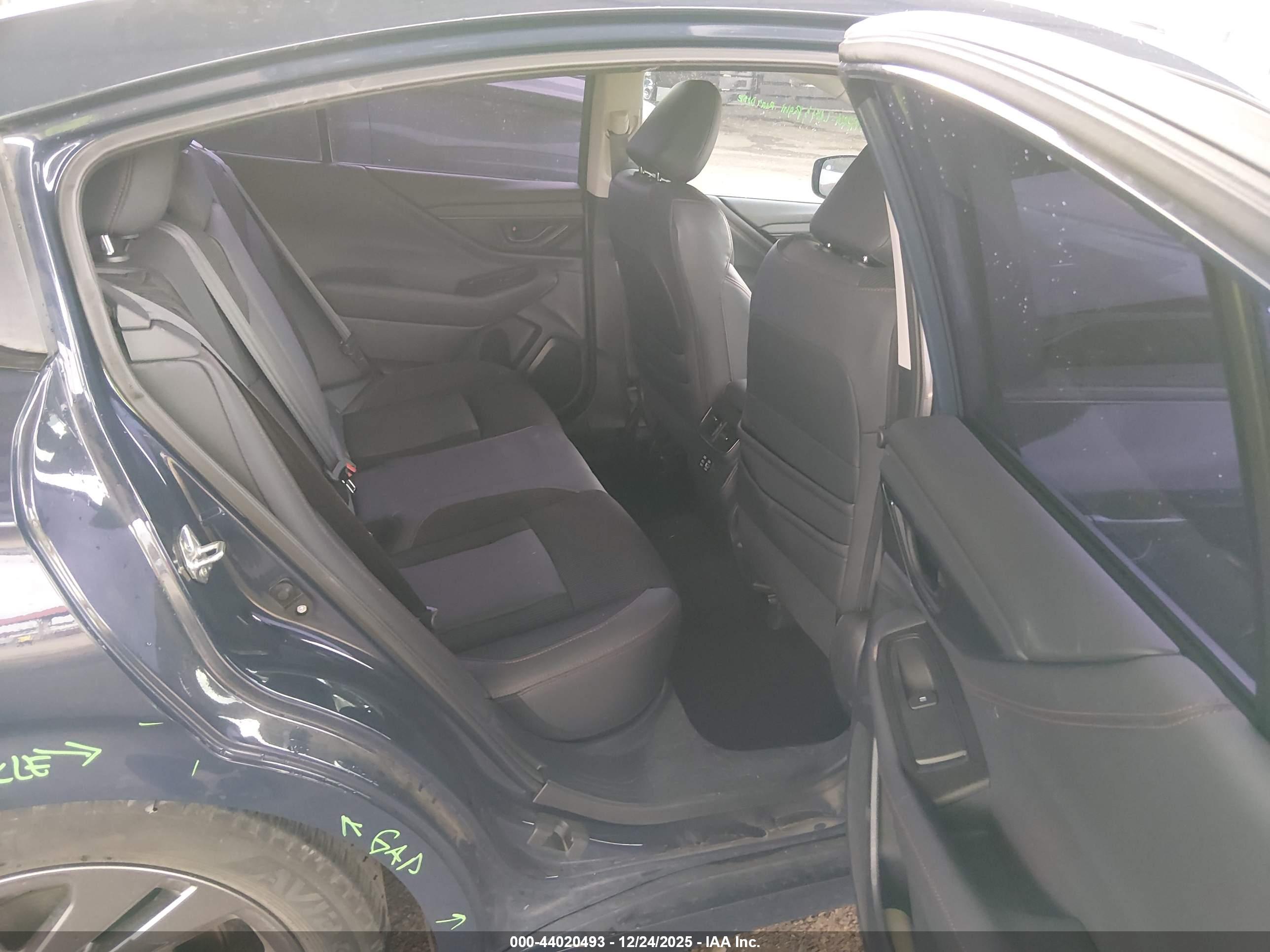 SUBARU LEGACY image 8