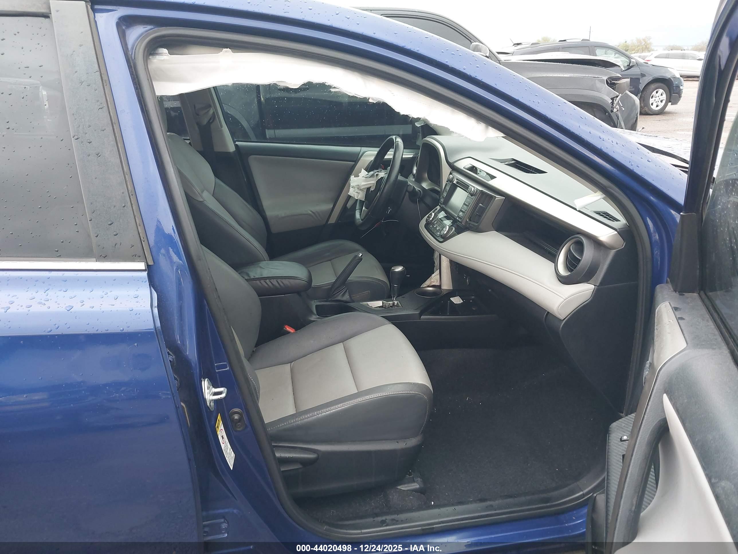 TOYOTA RAV4 image 5