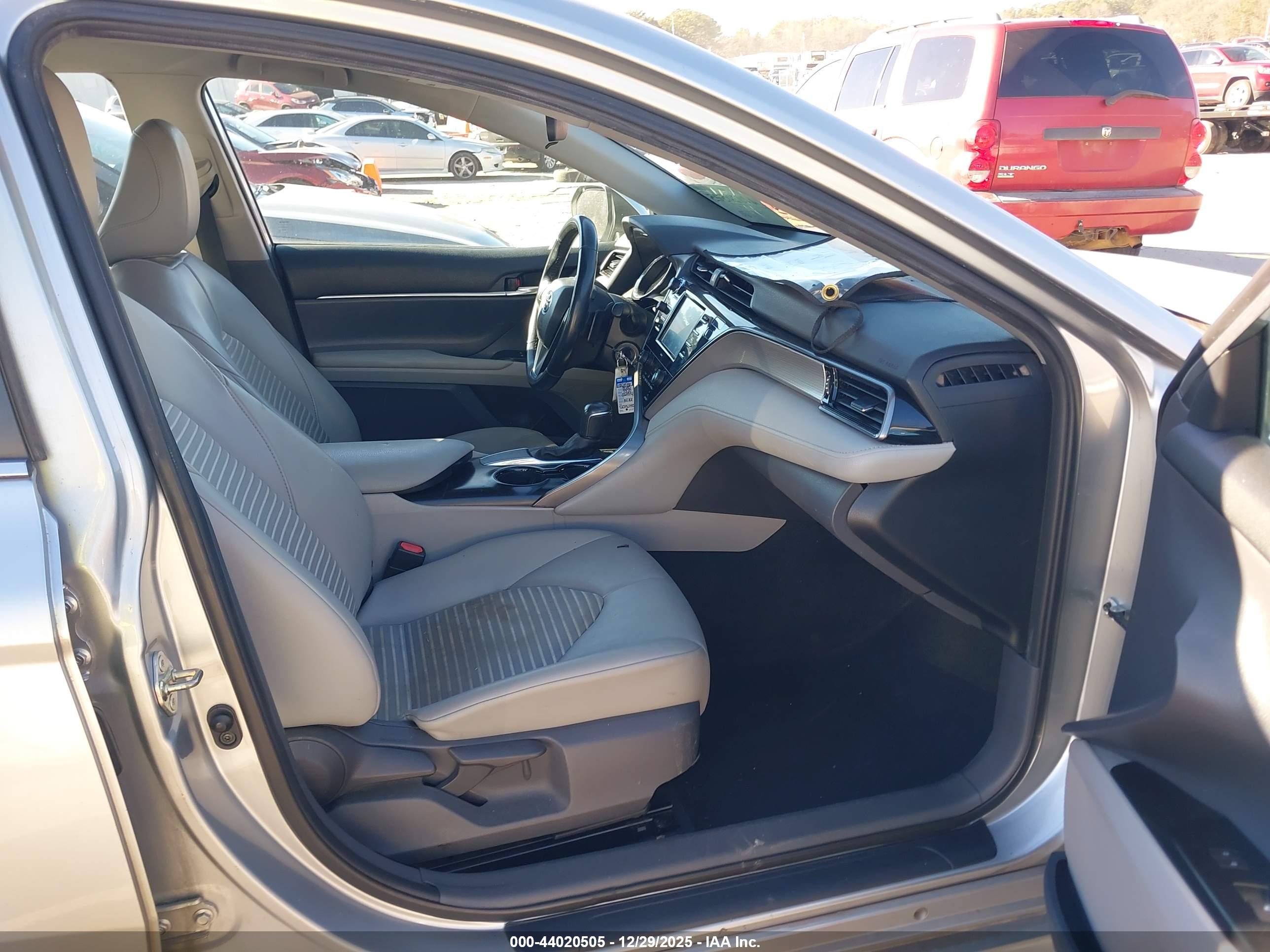 TOYOTA CAMRY image 5