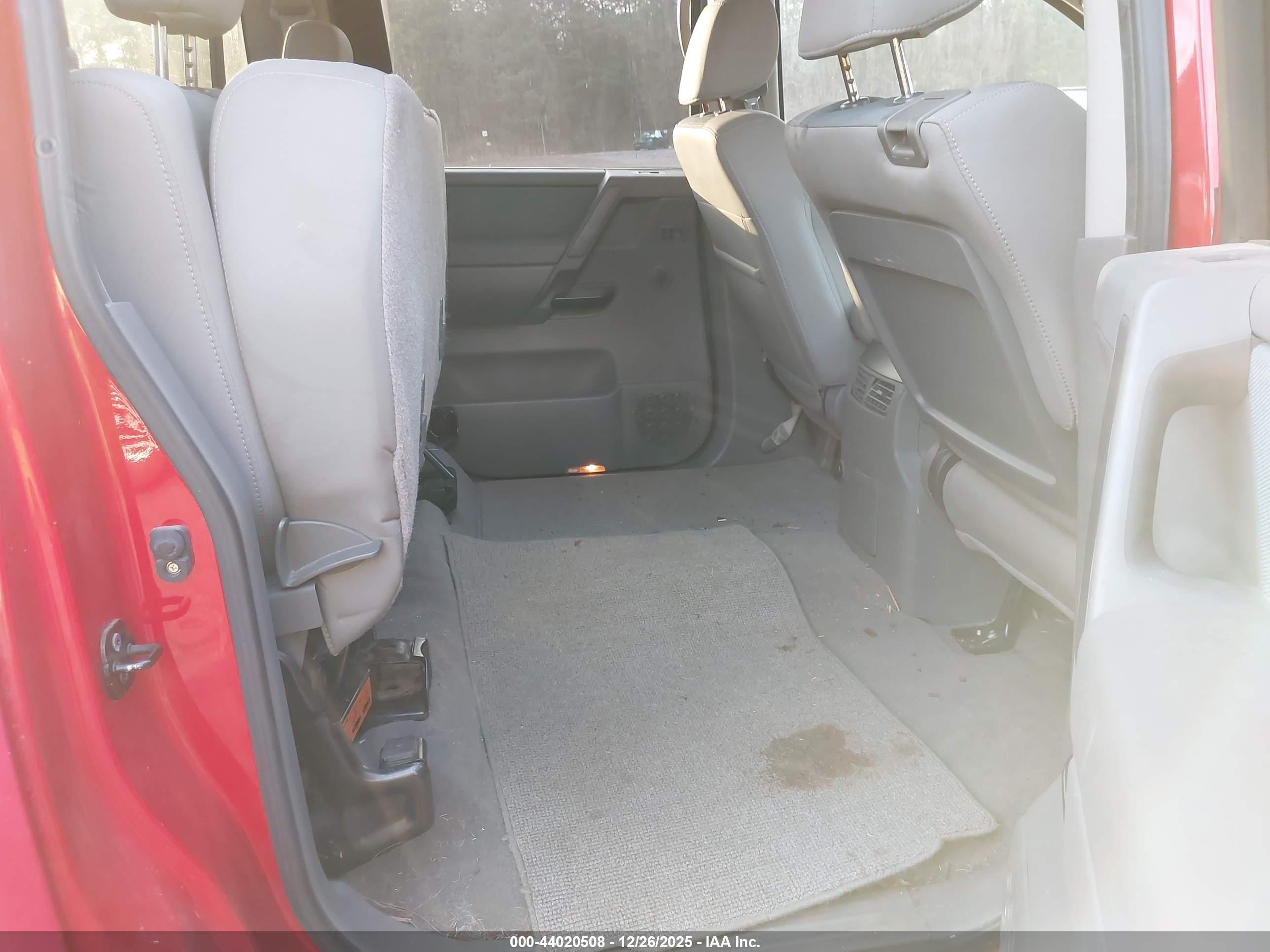 NISSAN TITAN image 8