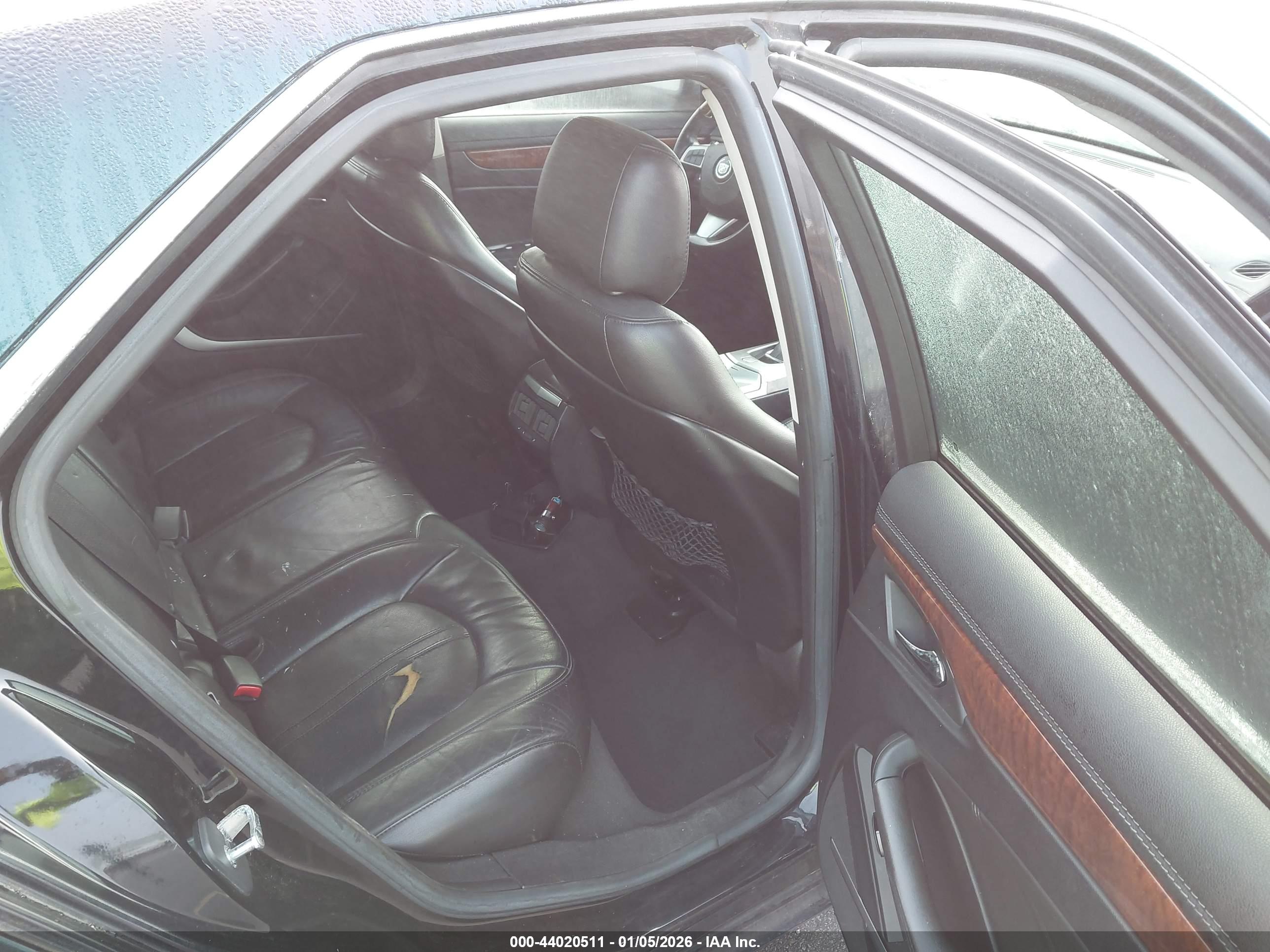CADILLAC CTS image 8