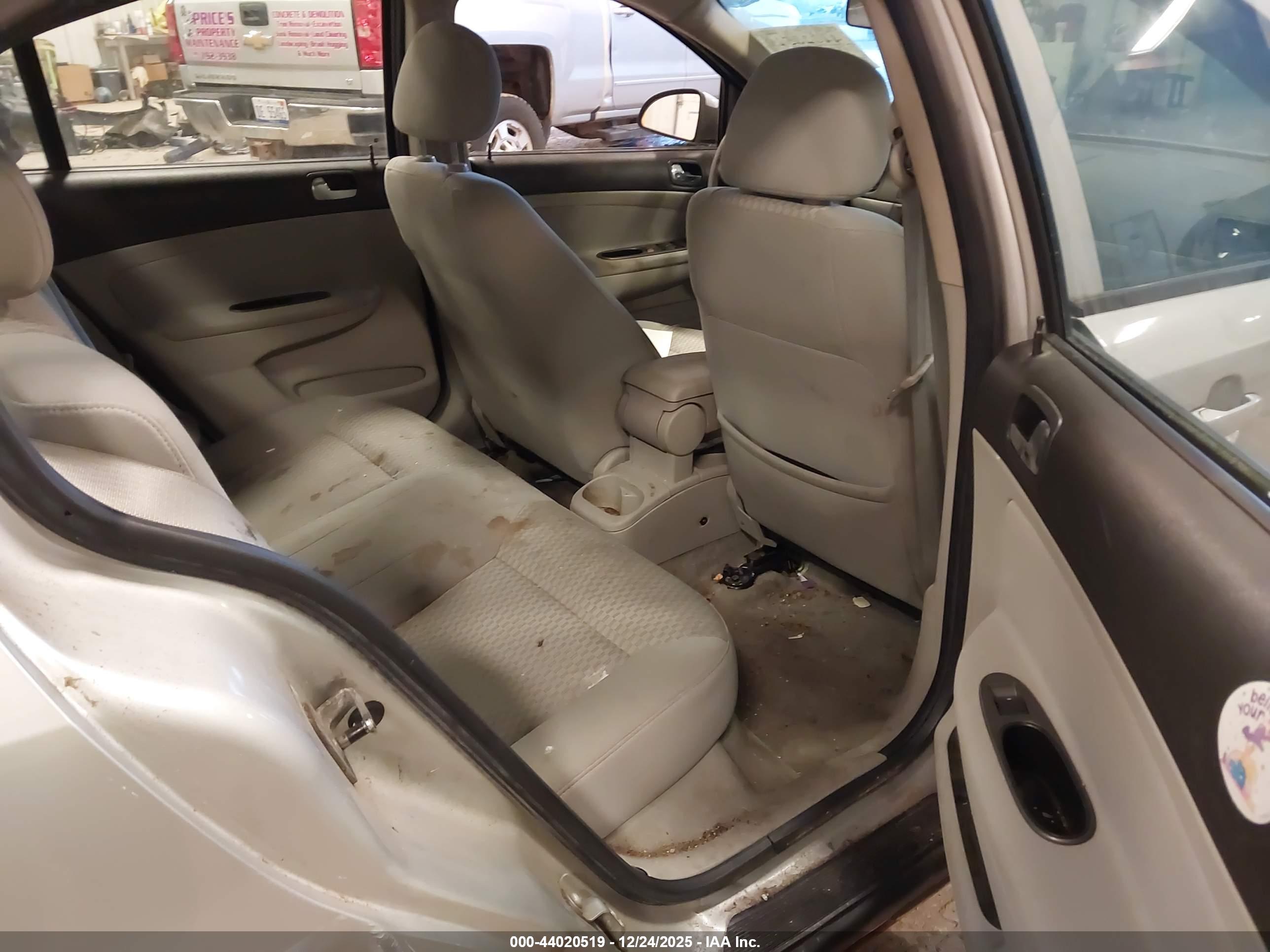 CHEVROLET COBALT image 8