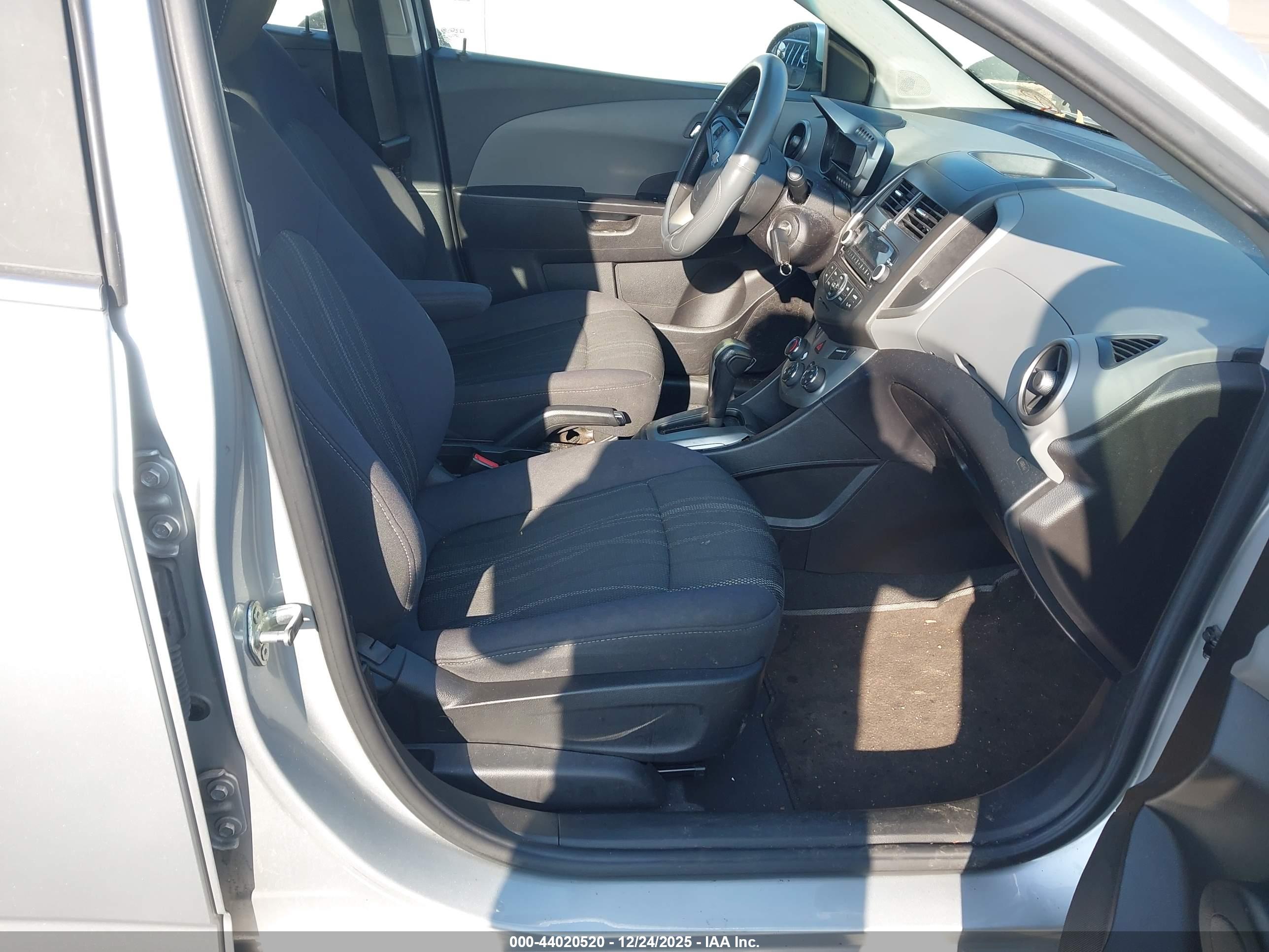 CHEVROLET SONIC image 5