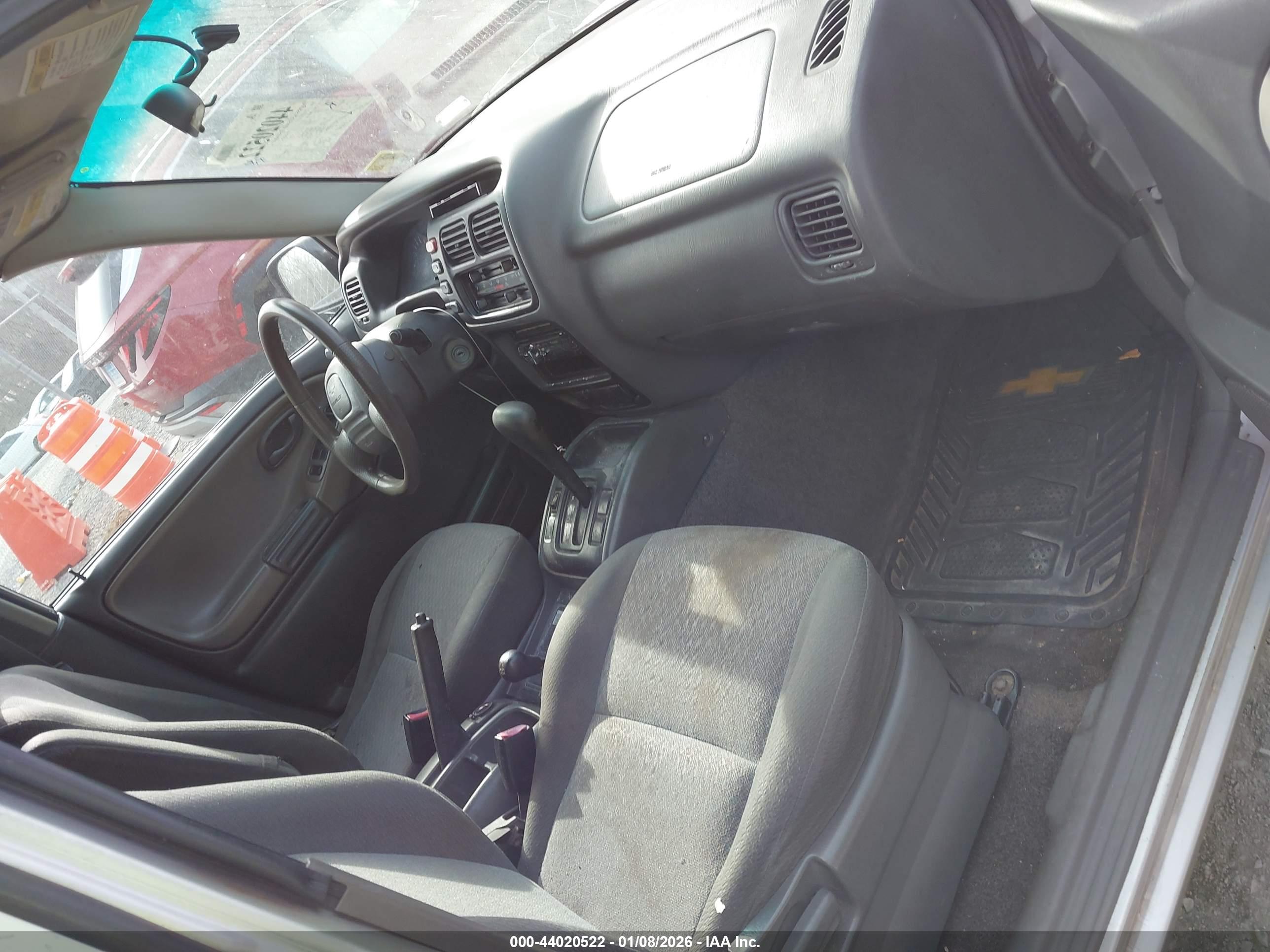 CHEVROLET TRACKER image 5