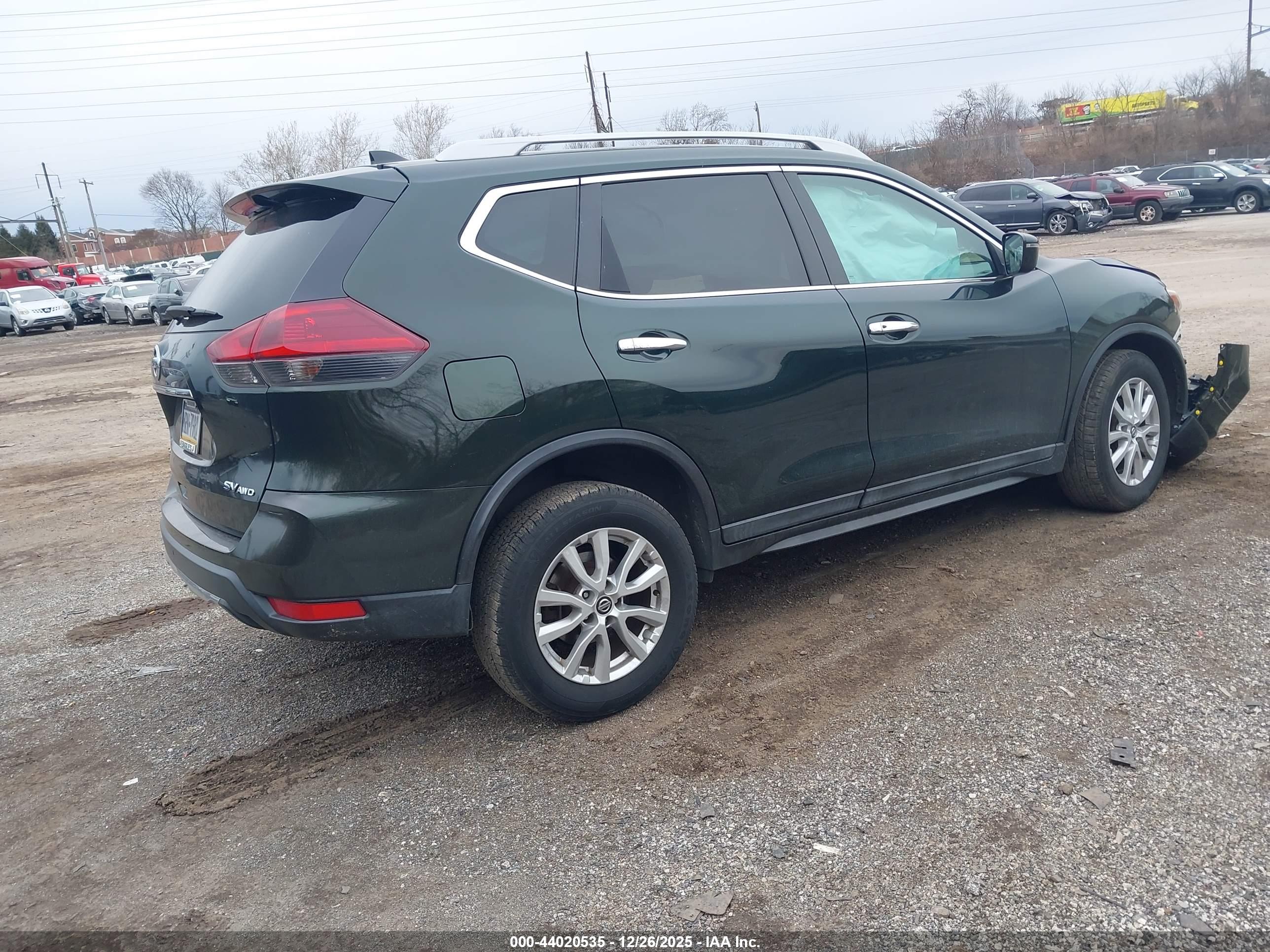 NISSAN ROGUE image 4